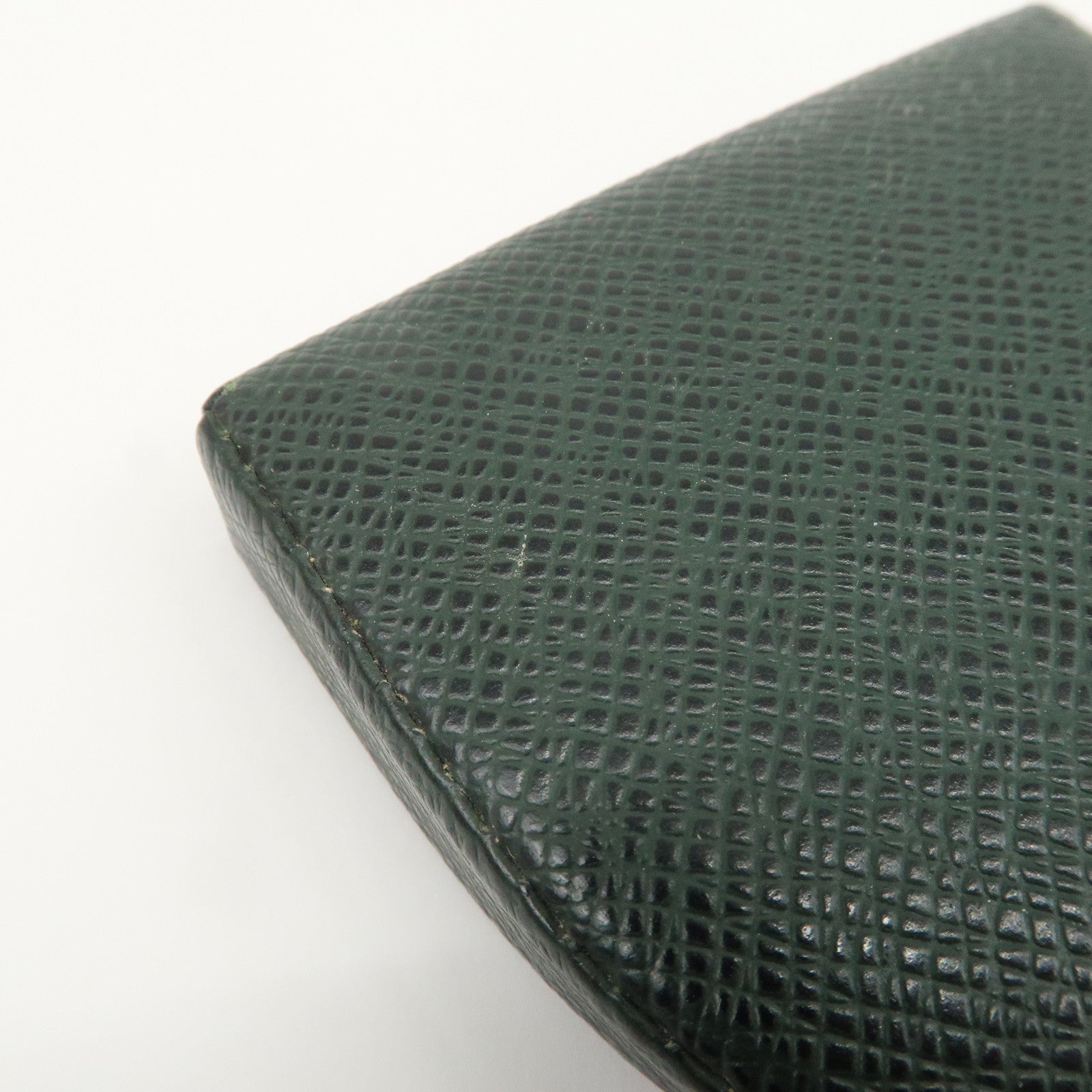 Louis Vuitton Taiga Porte Monnaie Cuvette Coin Case Epicea M30374