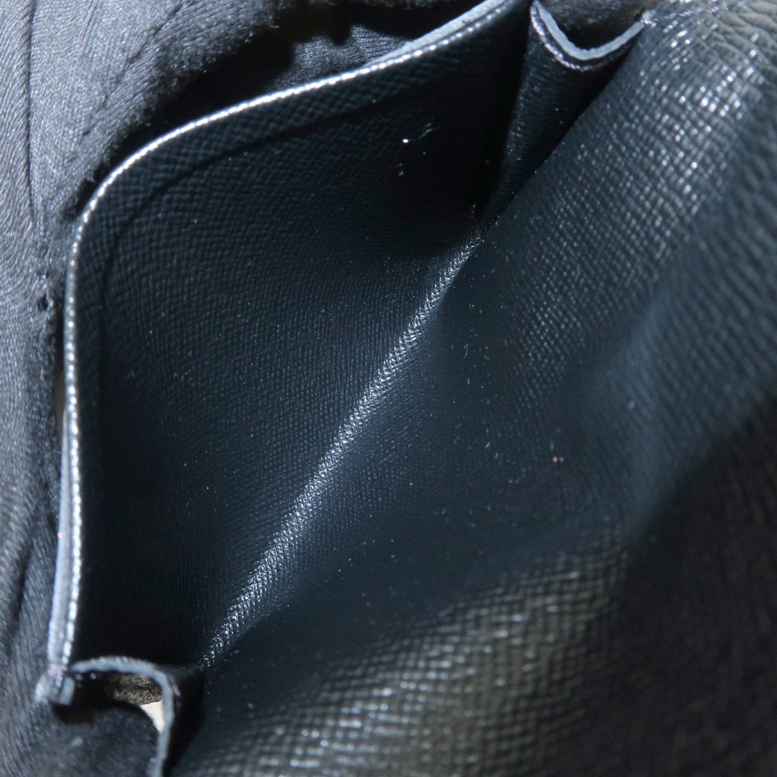 Louis Vuitton Taiga Enveloppe Cartes de Visite Card Case M30922