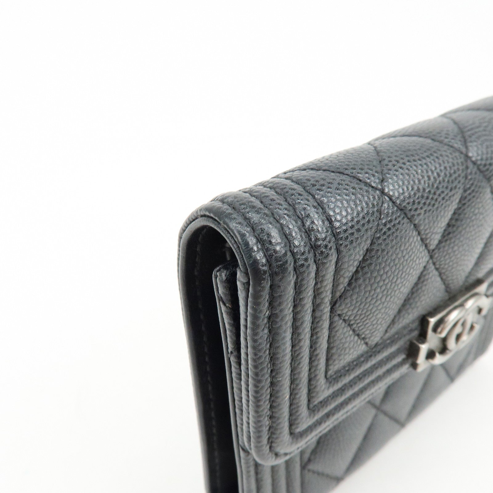 CHANEL Boy CHANEL Cavairskin Flap Compact Wallet Black A80734