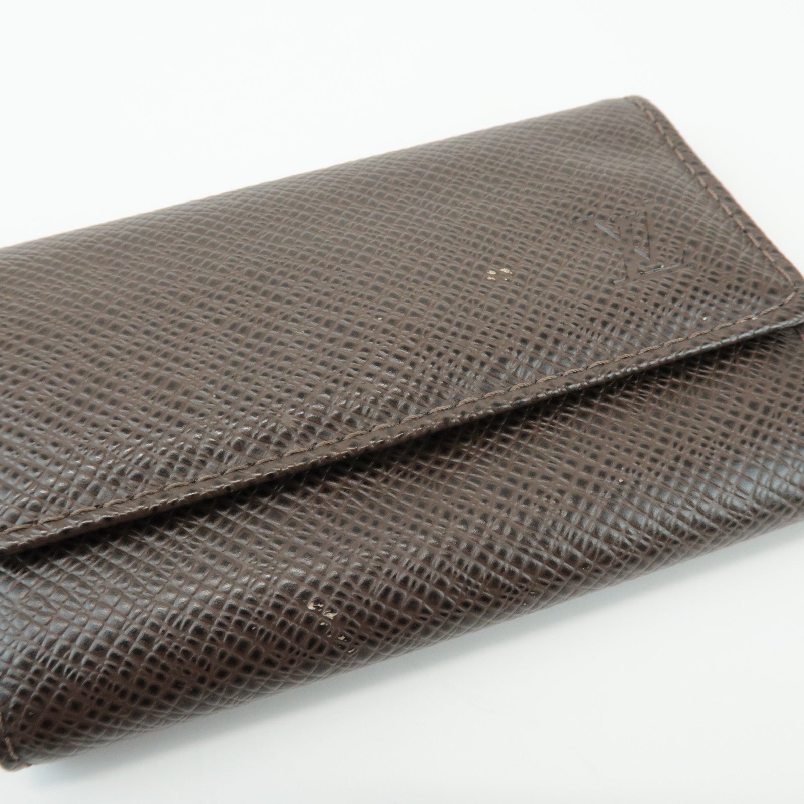 Louis Vuitton Taiga Leather Multicles 6 Key Case Gris M30538