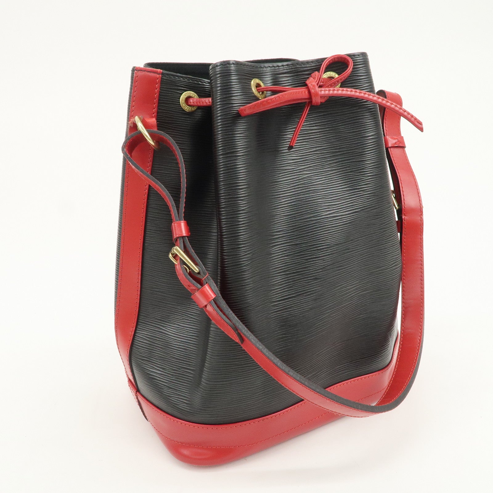 Louis Vuitton Epi Noe Shoulder Bag Noir Castilian Red M44017