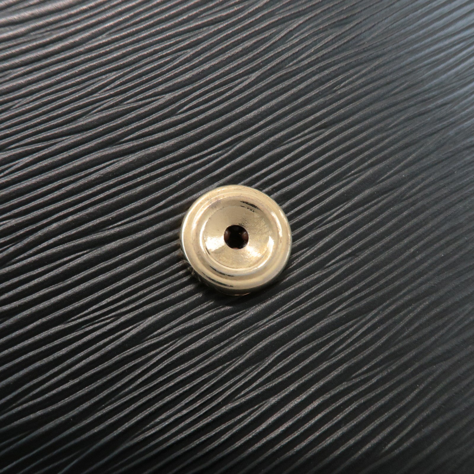 Louis Vuitton Epi Saint Cloud Shoulder Bag Black Noir M52192