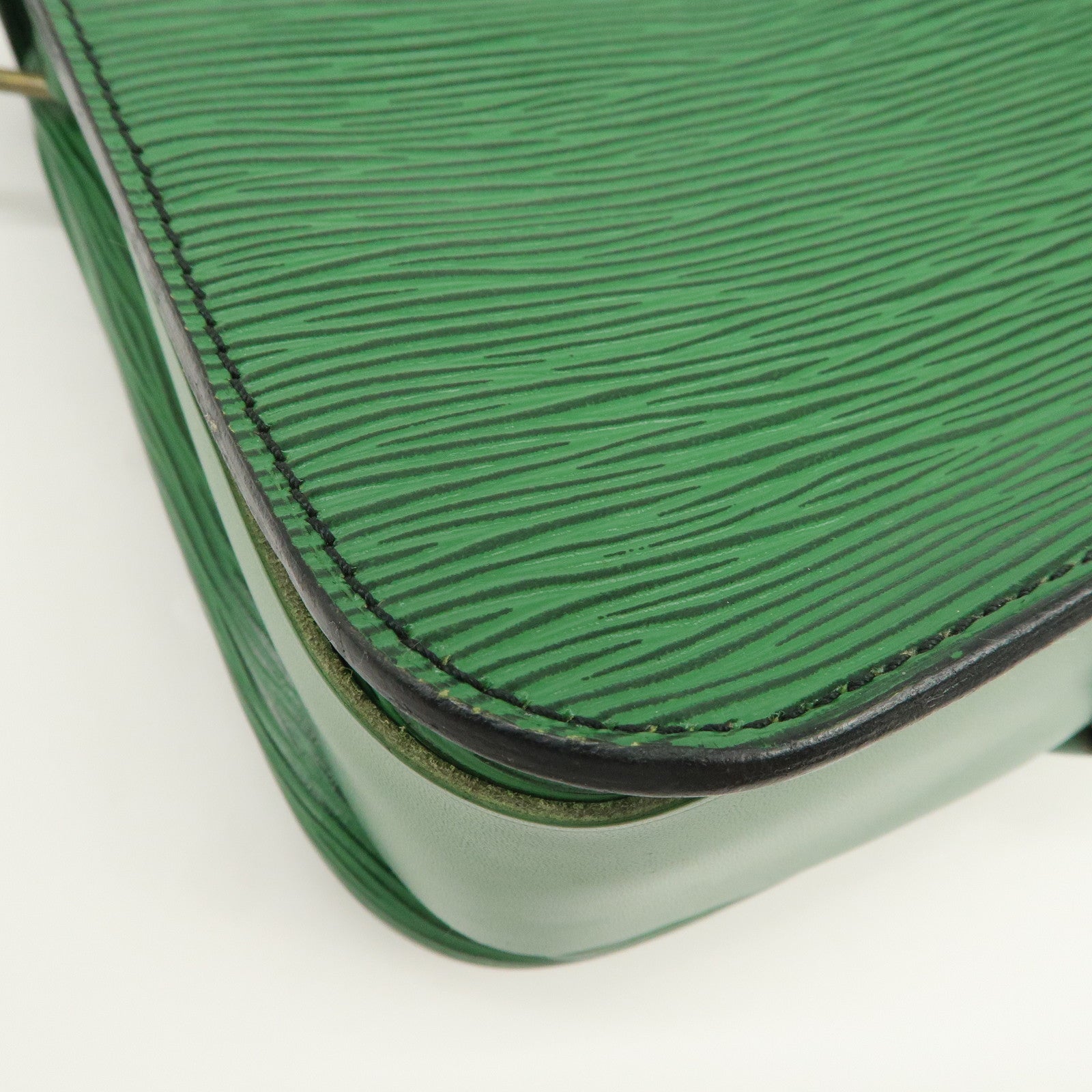 Louis Vuitton Epi Cartouchiere MM Shoulder Bag Borneo Green M52244