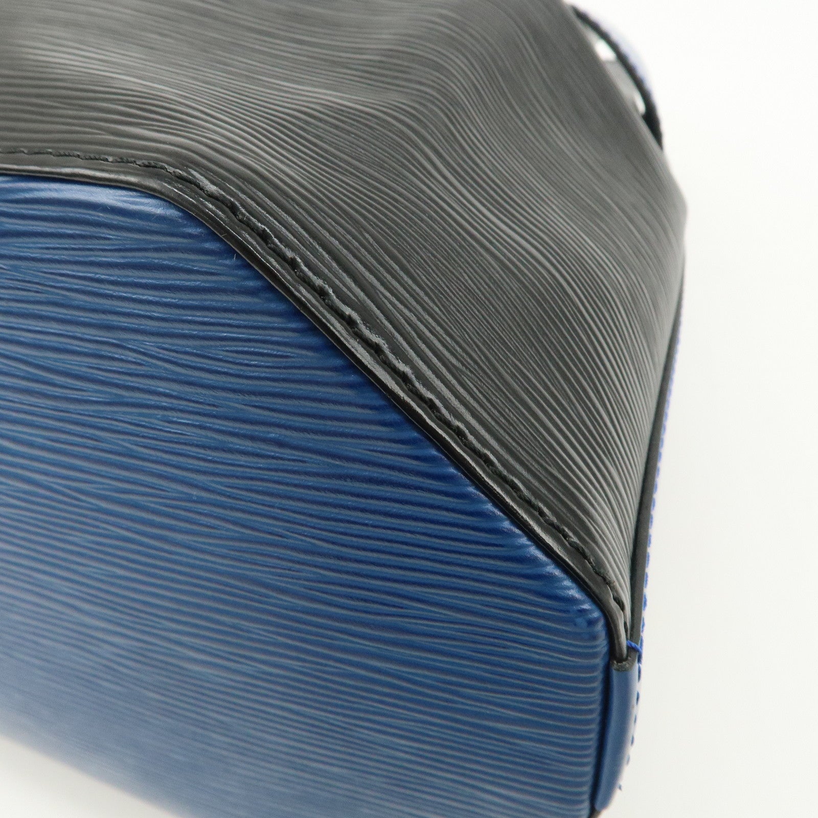 Louis Vuitton Epi Leather Sac de Paul Shoulder Bag Noir Tredo Blue