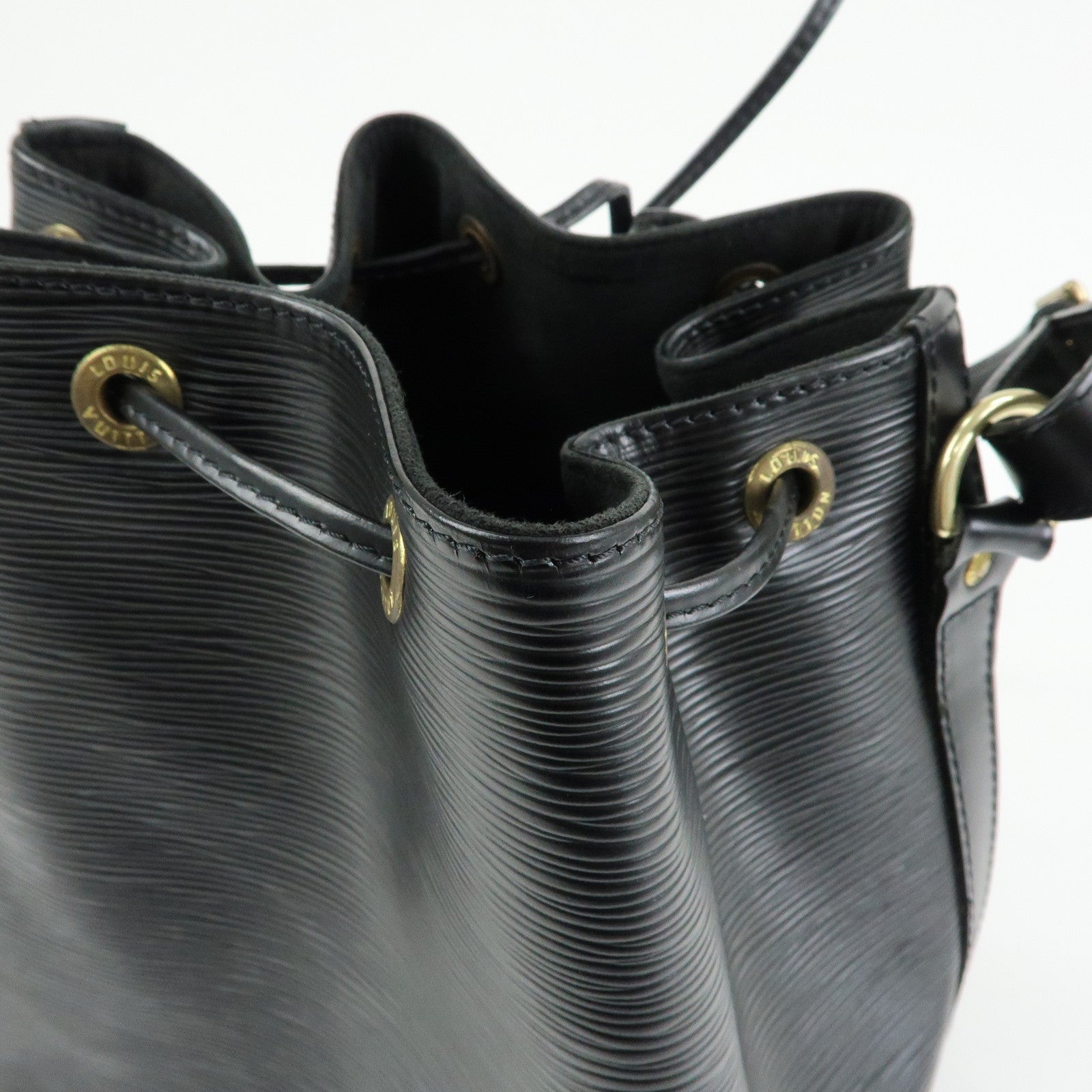 Louis Vuitton Epi Leather Petit Noe Shoulder Bag Noir Black M44102