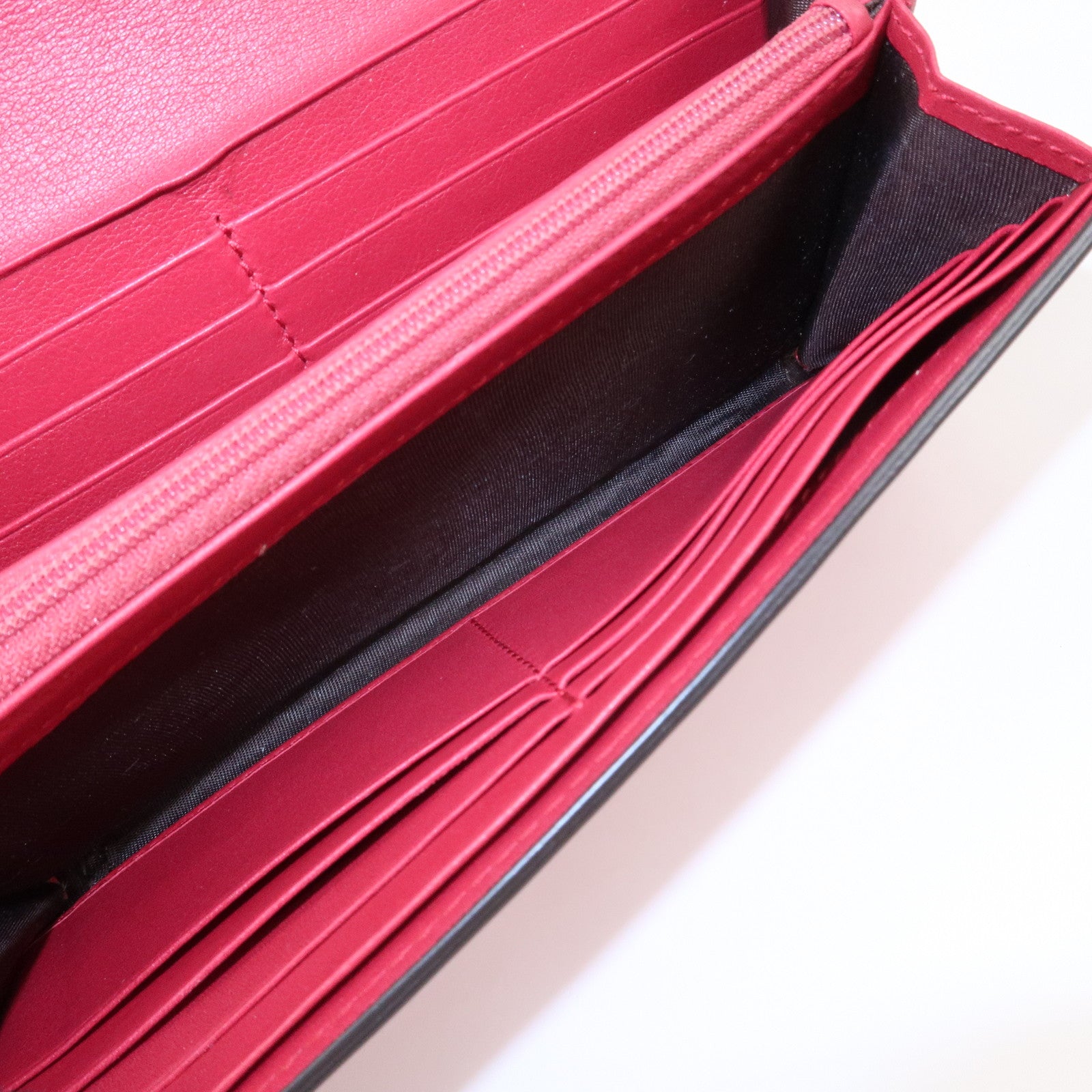 GUCCI Guccissima Interlocking G Patent Leather Wallet Pink 369663