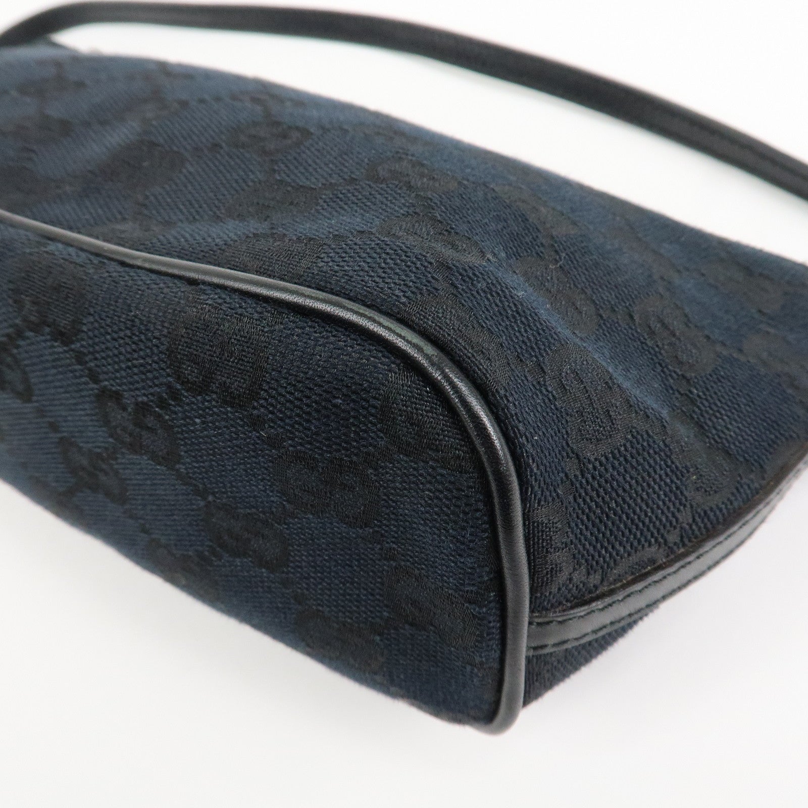 GUCCI GG Canvas Leather Accessory Pouch Hand Bag Black 039.1103 Used