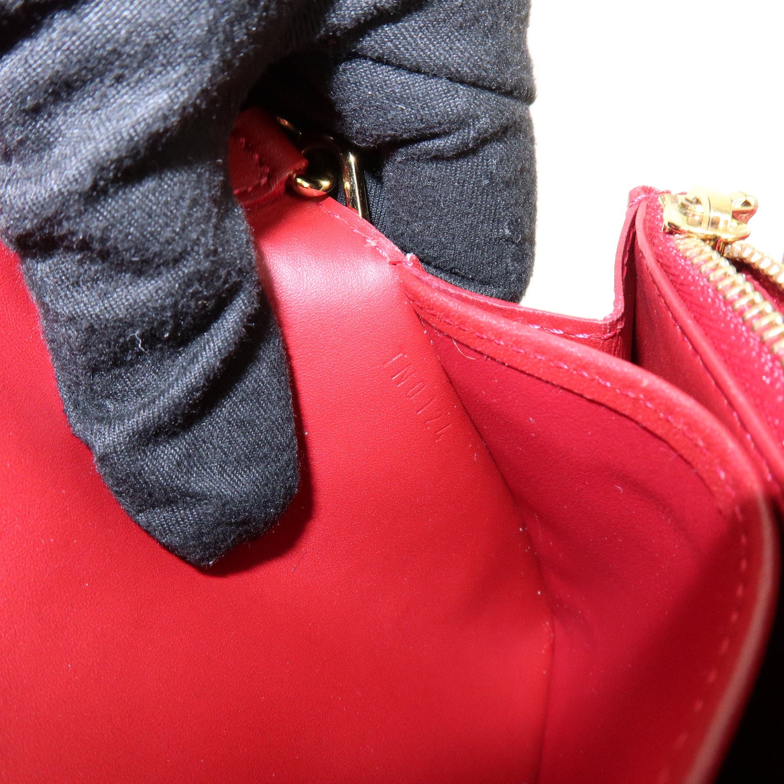 Louis Vuitton Monogram Vernis Portefeuille Sarah Chain Bag M90206