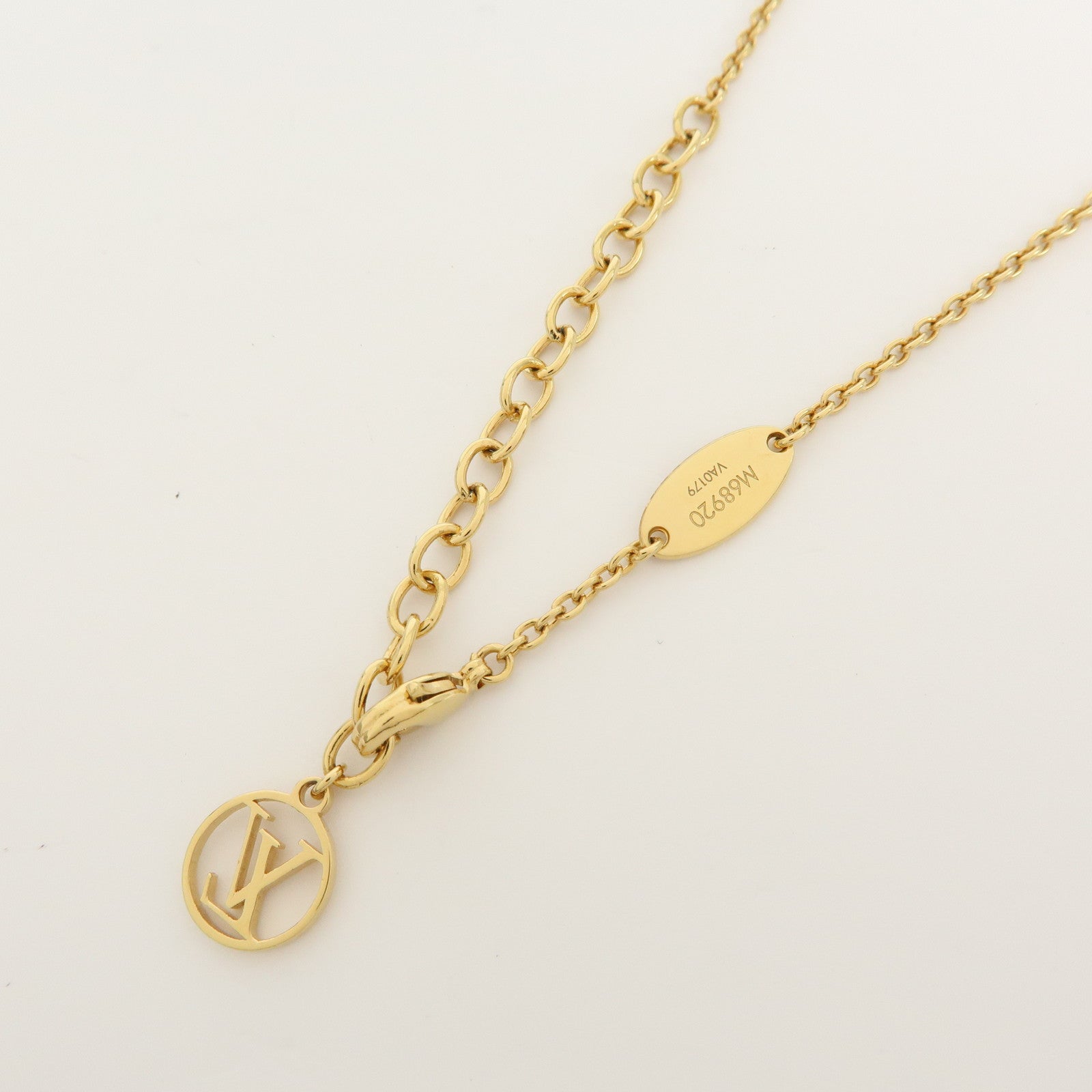 Louis Vuitton Collier Essential V Planet Metal Necklace M68920