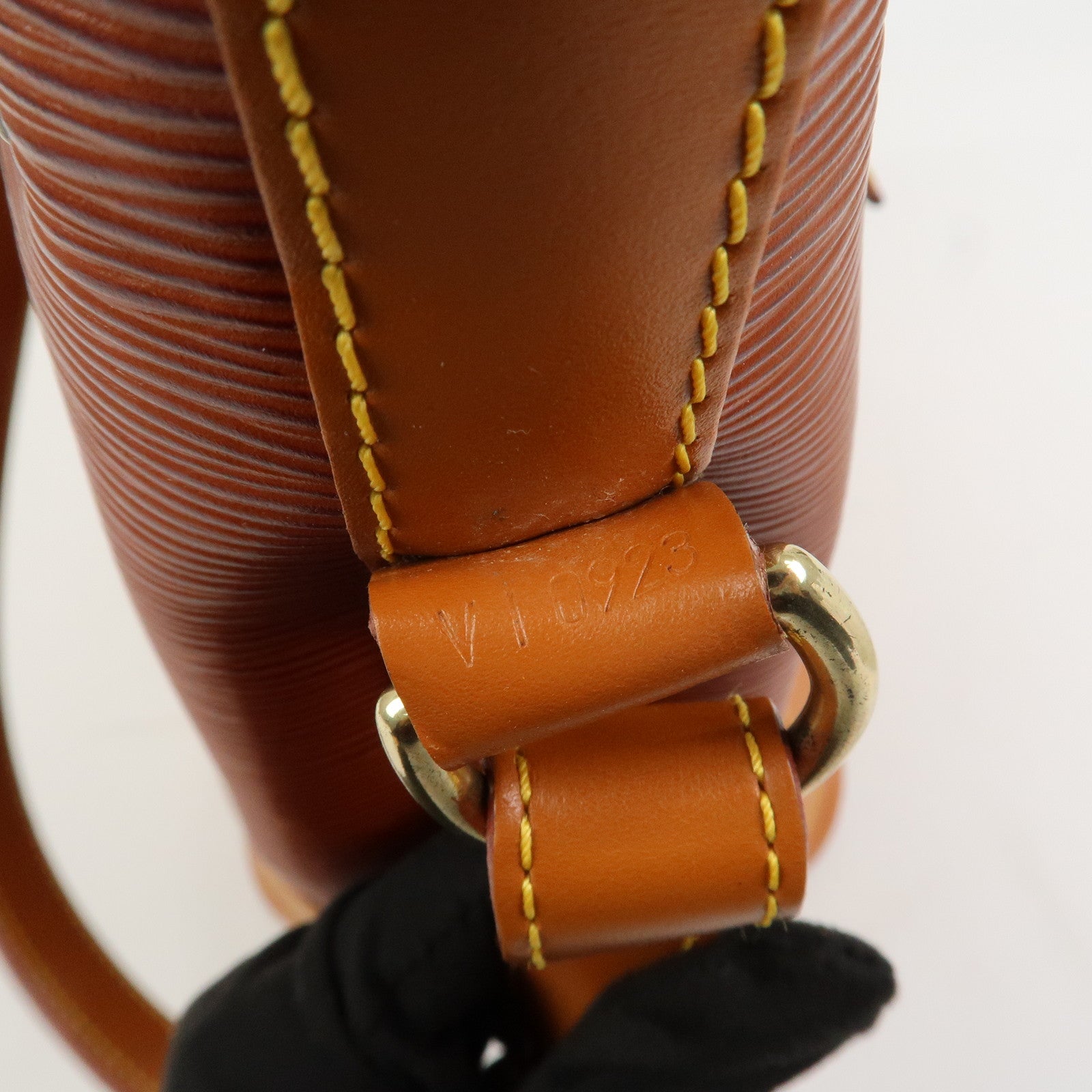 Louis Vuitton Epi Noe Leather Shoulder Bag Kenya Brown M44003