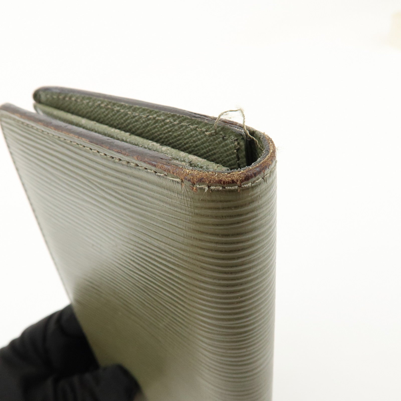 Louis Vuitton Epi Leather Portefeuille Brazza Wallet Khaki M61819
