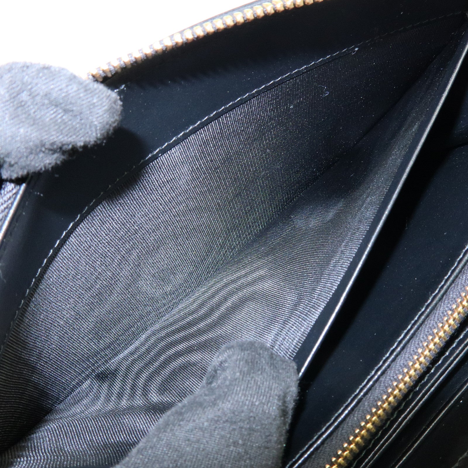 PRADA Ribbon Logo Leather Round Zippy Long Wallet Black