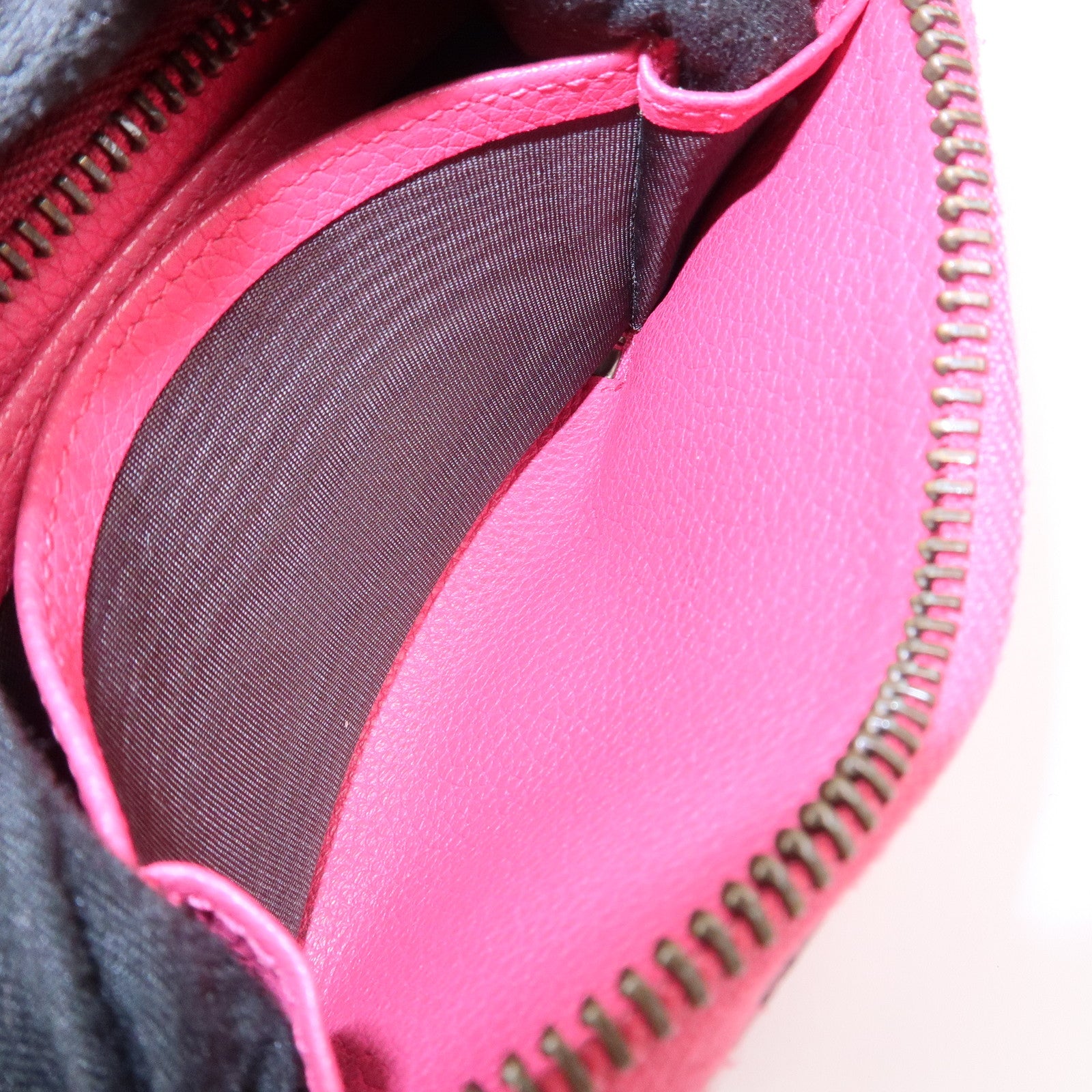 GUCCI Sherry Leather Logo Print Round Zipper Coin Case Pink 496319