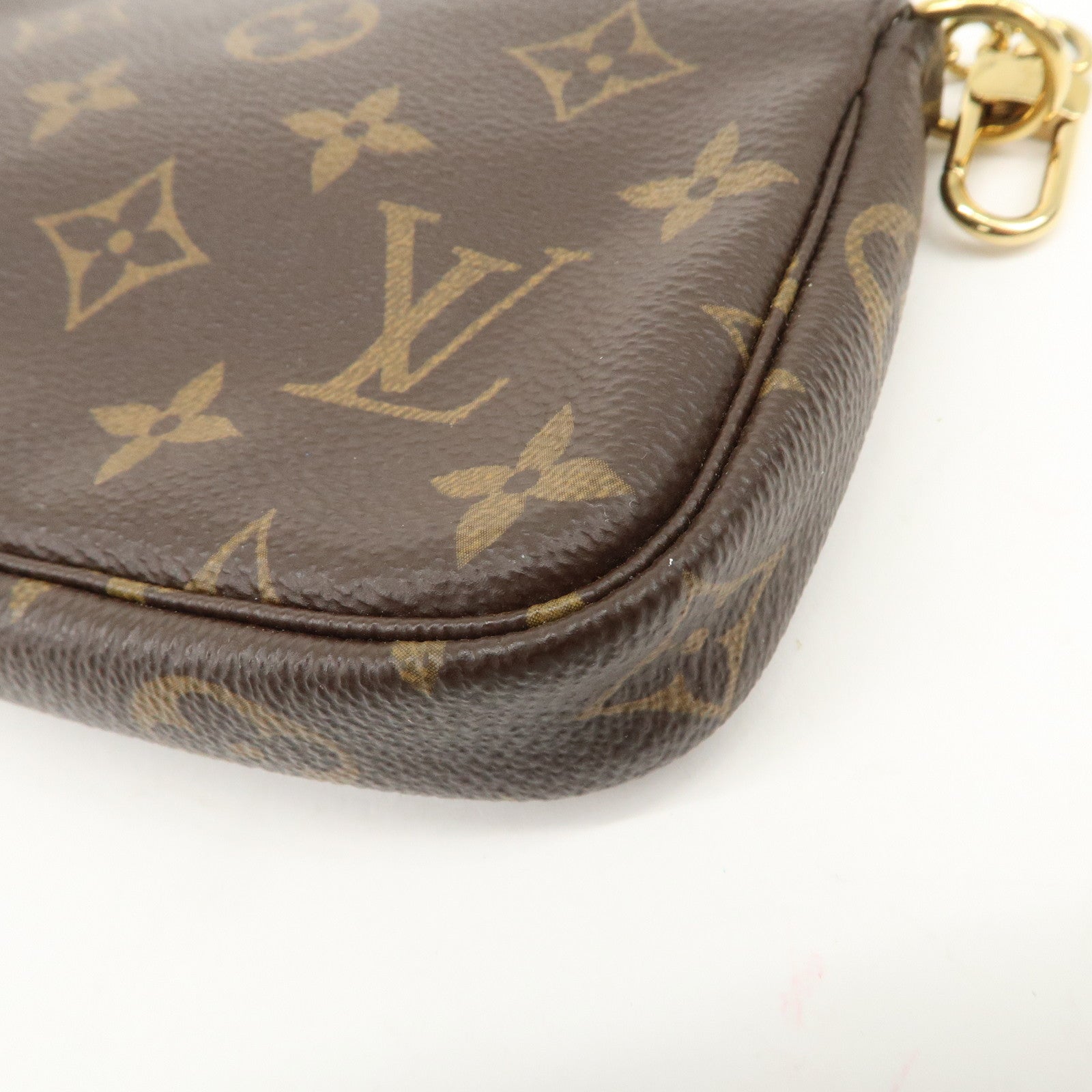 Louis Vuitton Monogram Mini Pochette Accessoires Pouch M58009