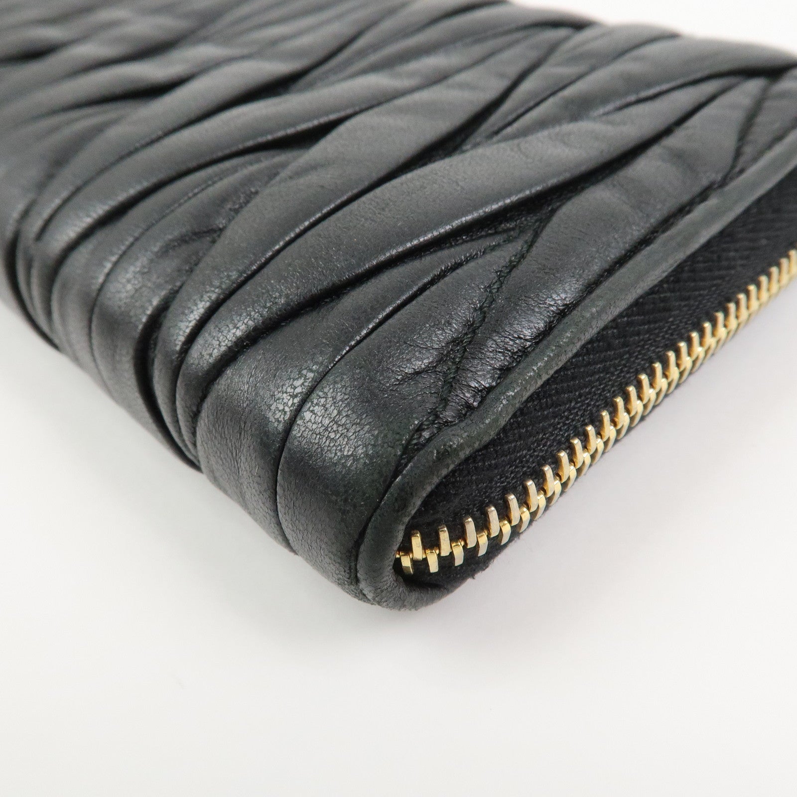 MIU MIU Matelasse Nappa Leather Zippy Long Wallet Black