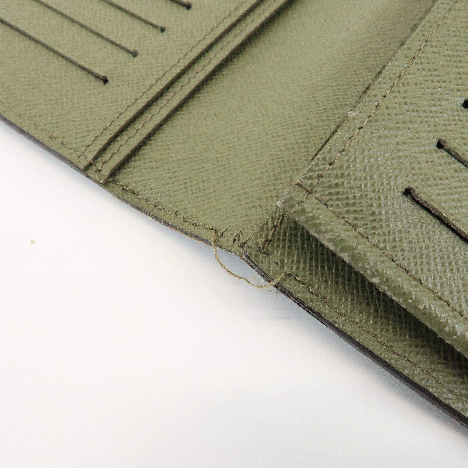 Louis Vuitton Epi Leather Portefeuille Brazza Wallet Khaki M61819