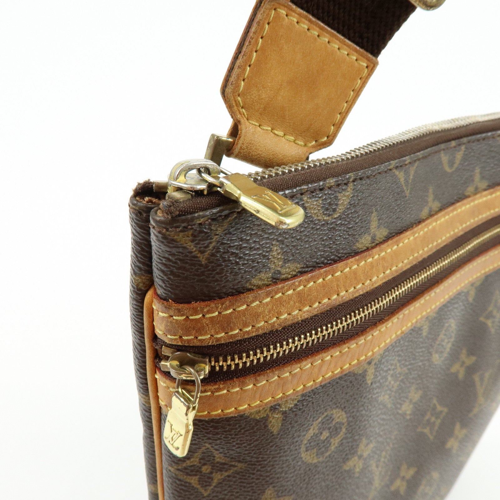 Louis Vuitton Monogram Pochette Bosphore Shoulder Bag M40044