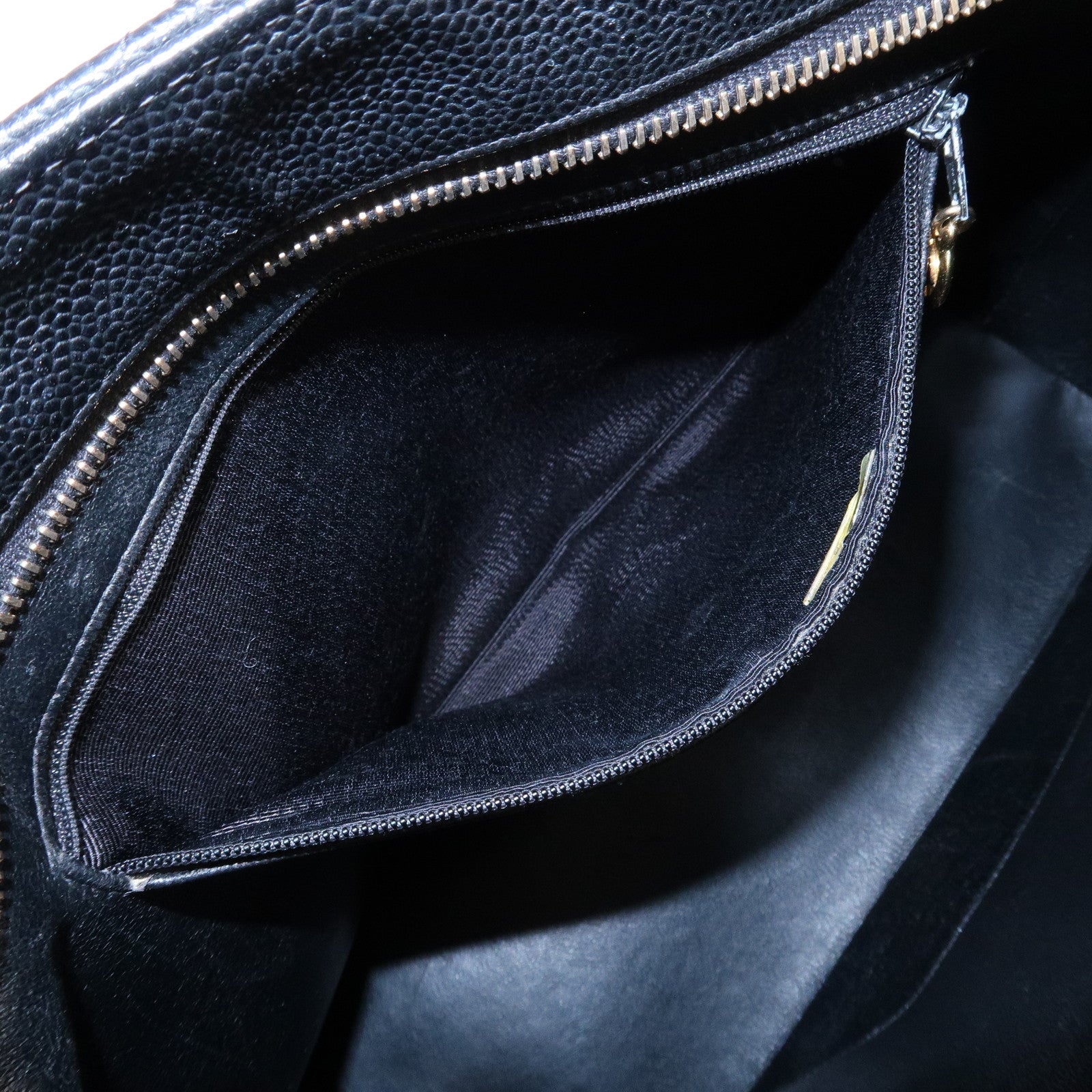 CHANEL Matelasse Caviar Skin Medalion Tote Bag Hand Bag A01804 Used