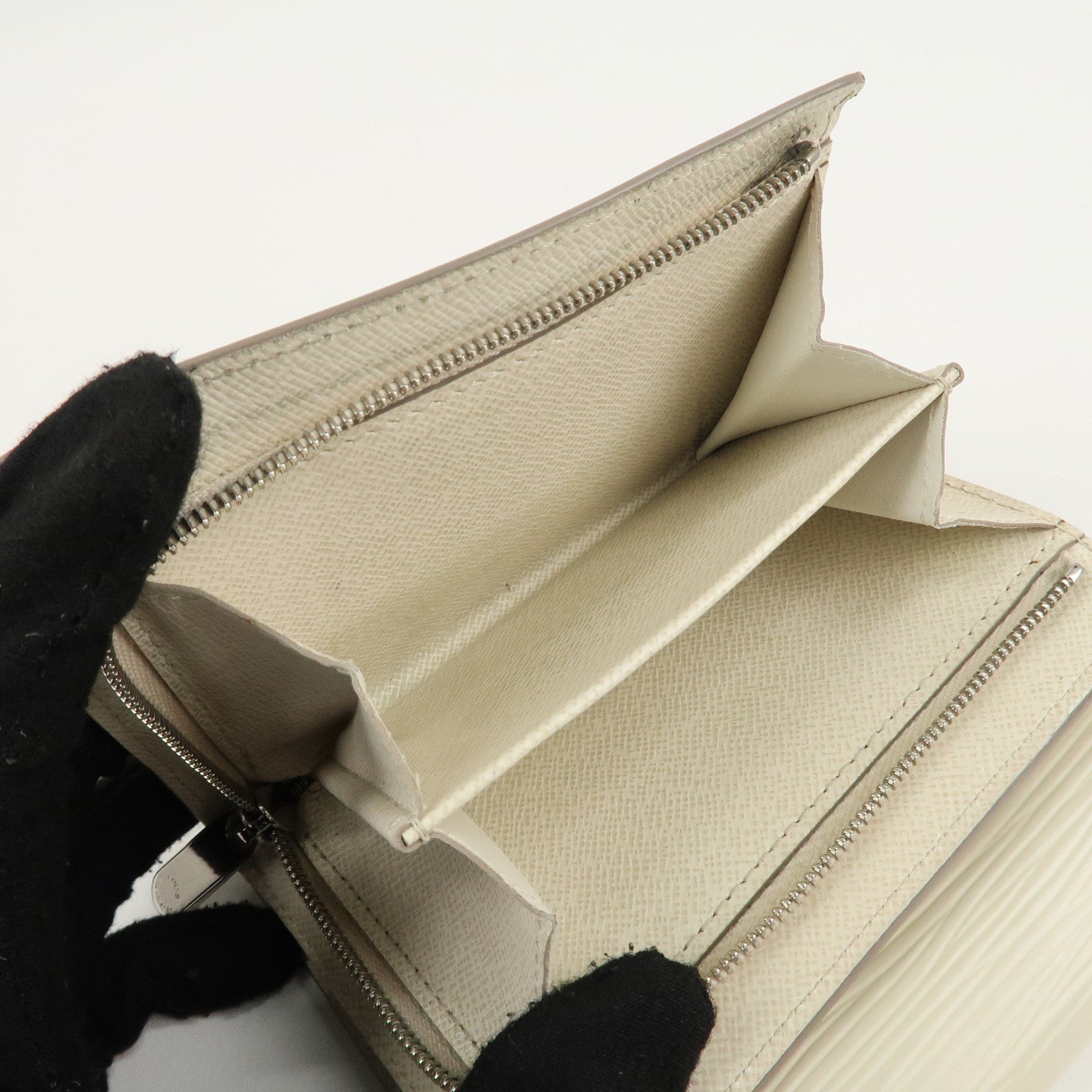 Louis Vuitton Epi Portefeuille Joy Tri-fold Wallet Ivory M6658J Used