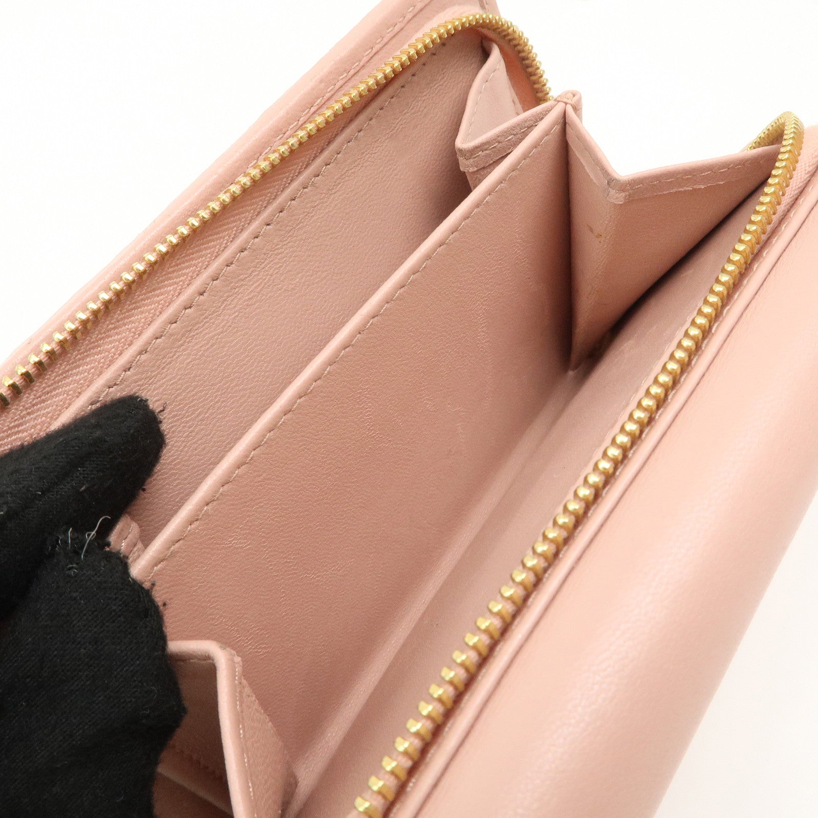 MIU MIU Matelasse Leather Round Zipper Bi-fold Wallet Pink Used