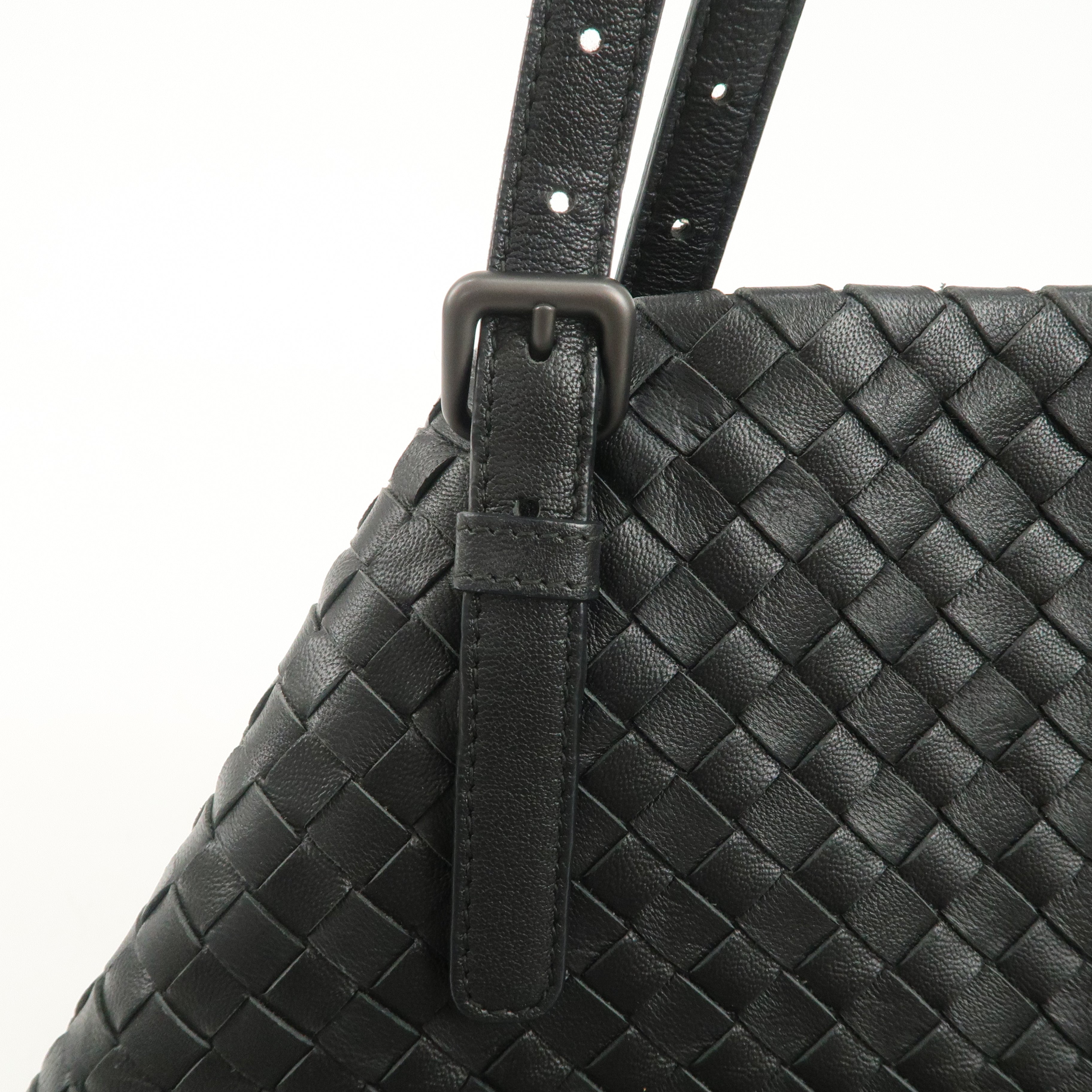 BOTTEGA VENETA Intrecciato Leather Medium Chester Tote Bag 337260 Used
