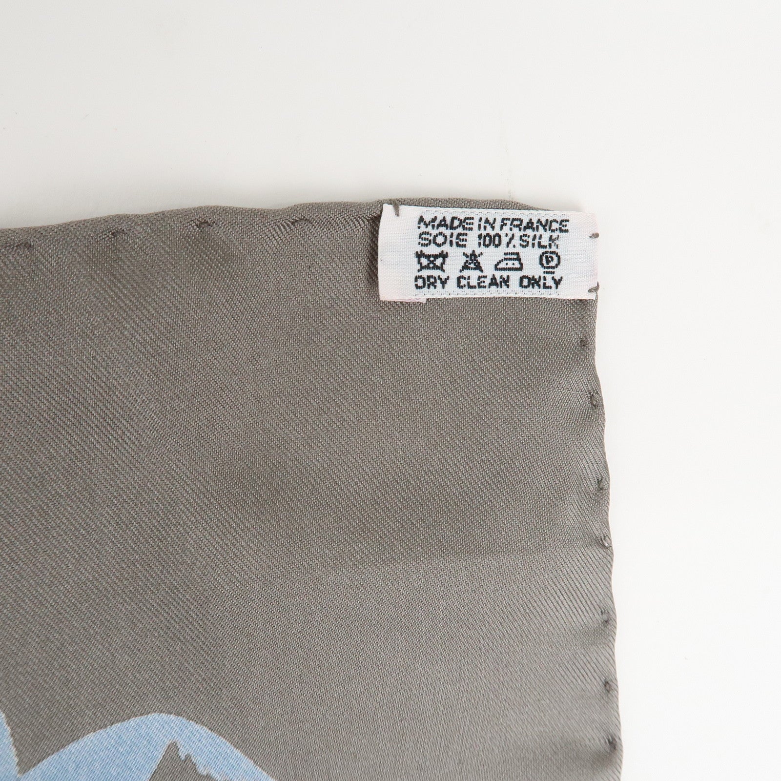 HERMES Silk 100% Carre 90 ALOHA Beige White Gray Used