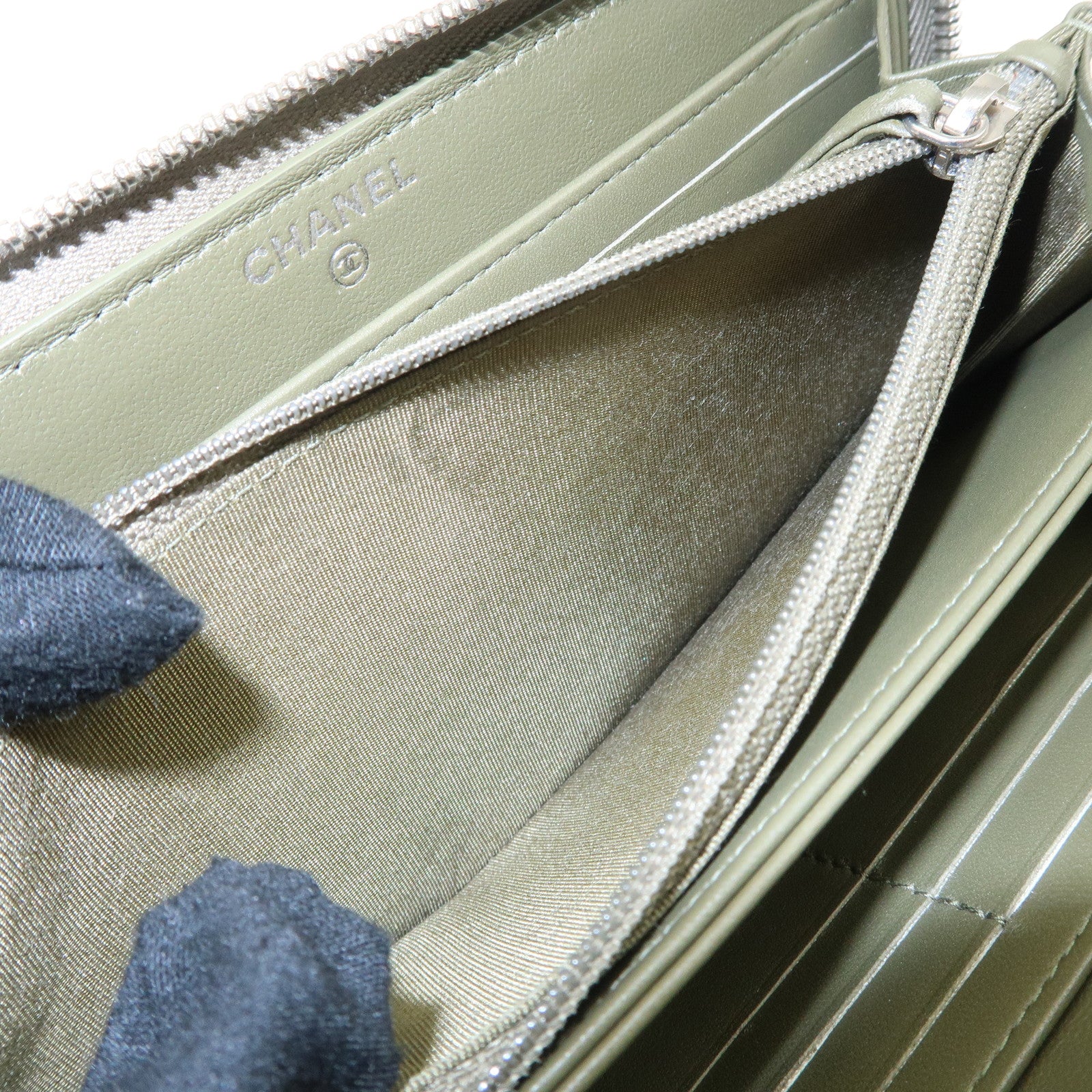 CHANEL Boy Chanel Rhine Stone Leather Round Zipper Long Wallet Used