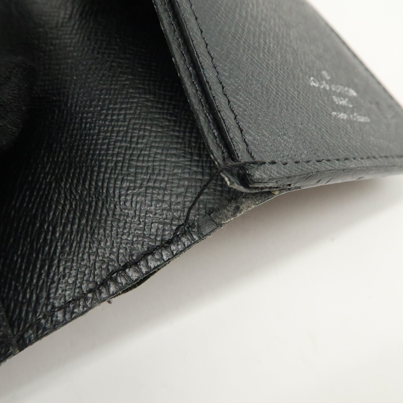 Louis Vuitton Epi Portefeuille Brazza Wallet Noir *T.S engraved Used