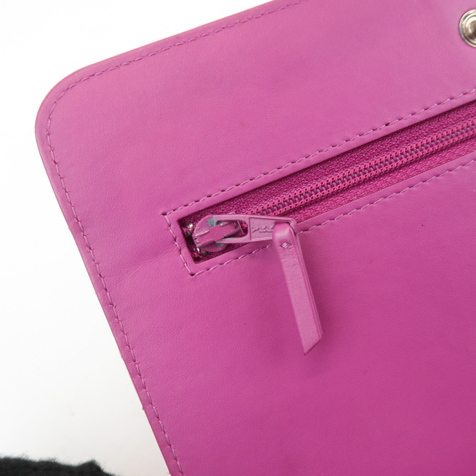 CHANEL COCO Mark Shevron Patent Leather V Stitch Chain Wallet Used