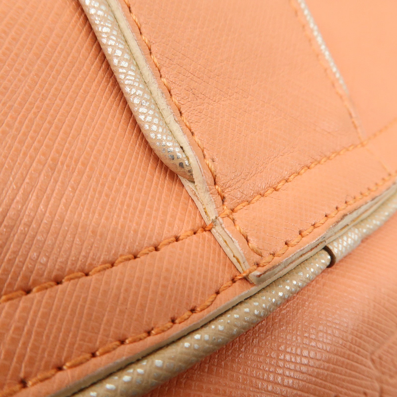 Salvatore Ferragamo Gancini Leather Shoulder Bag EE-21 6304 Used