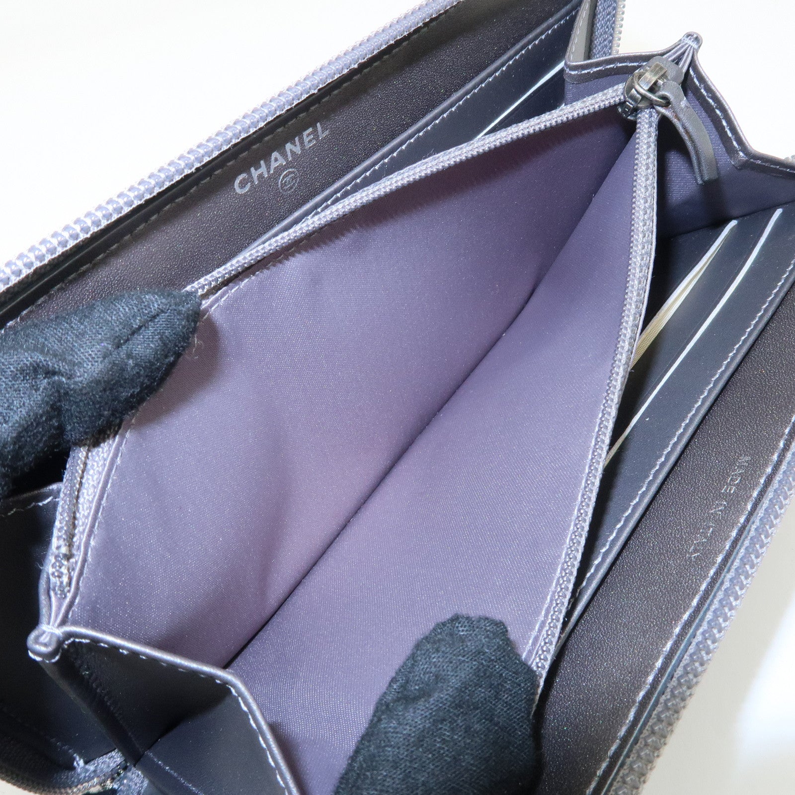 CHANEL Matelasse Glitter Lambskin Round Zipper Long Wallet Used