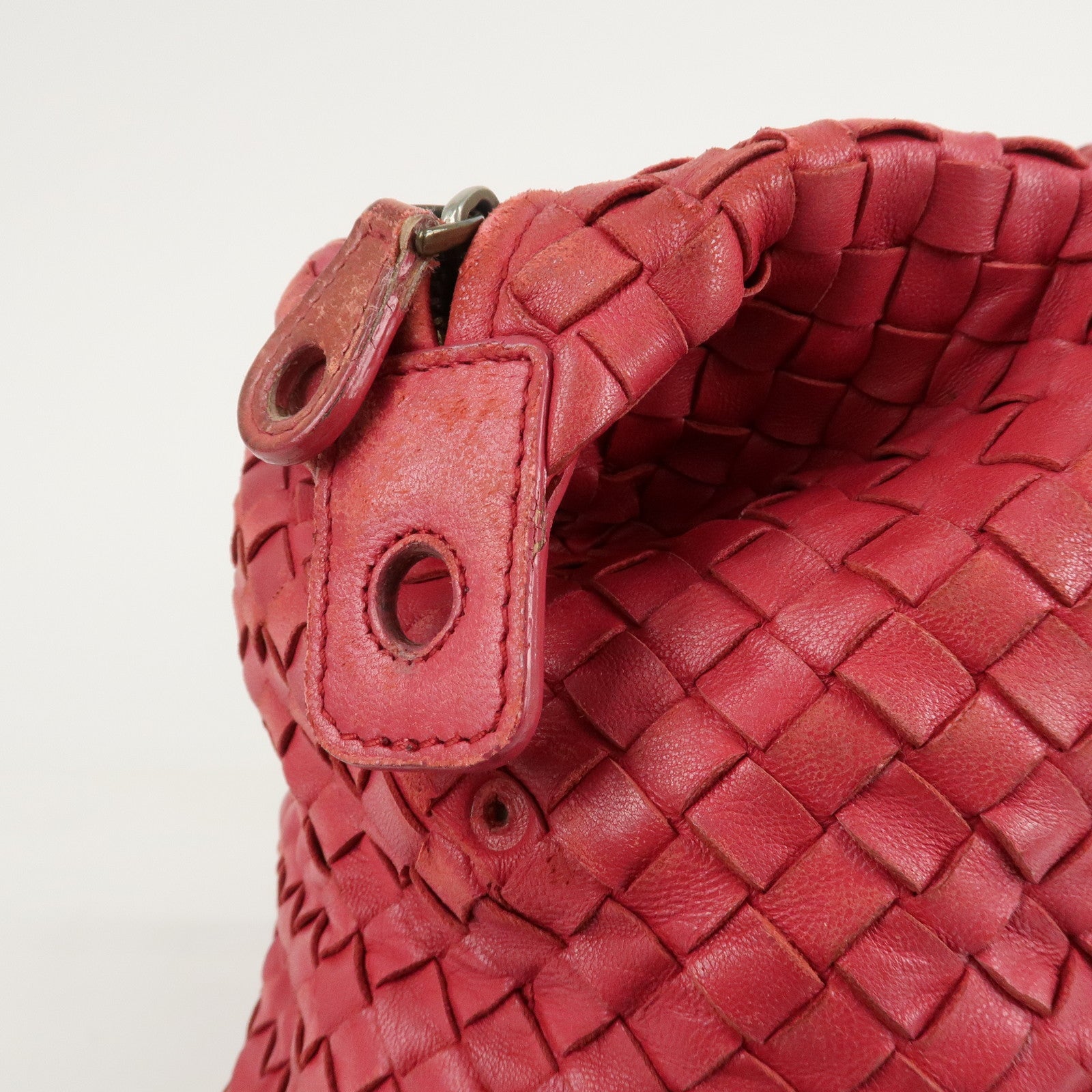 BOTTEGA VENETA Intrecciato Leather Montaigne Boston Bag Red Used