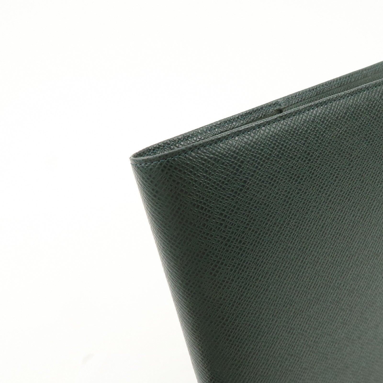 Louis Vuitton Taiga Agenda Bureau Planner Cover Epicea R20407 Used