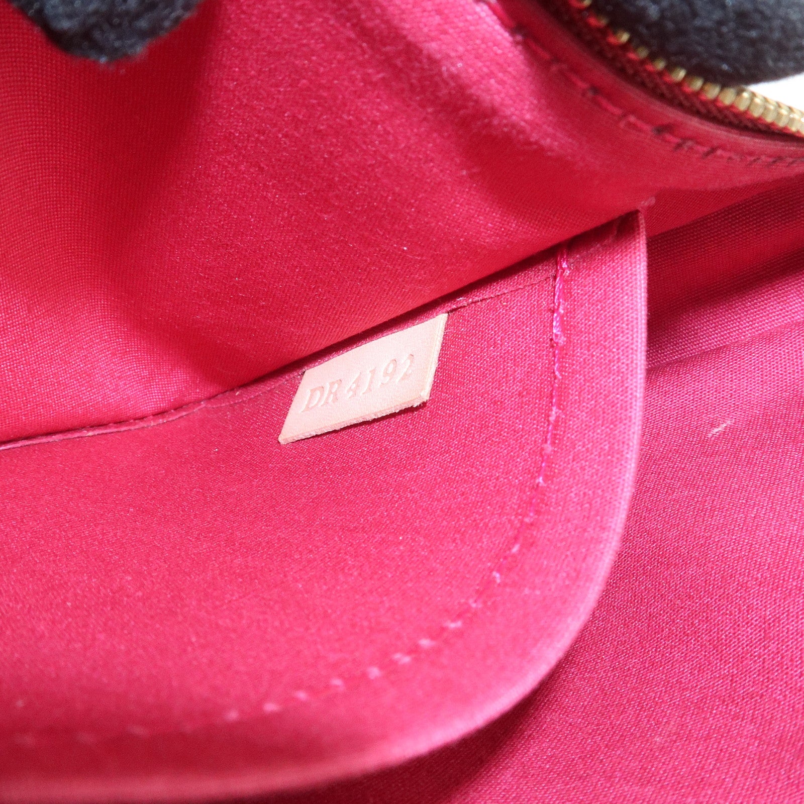 Louis Vuitton Monogram Vernis Pochette Accessoires Pouch M91574