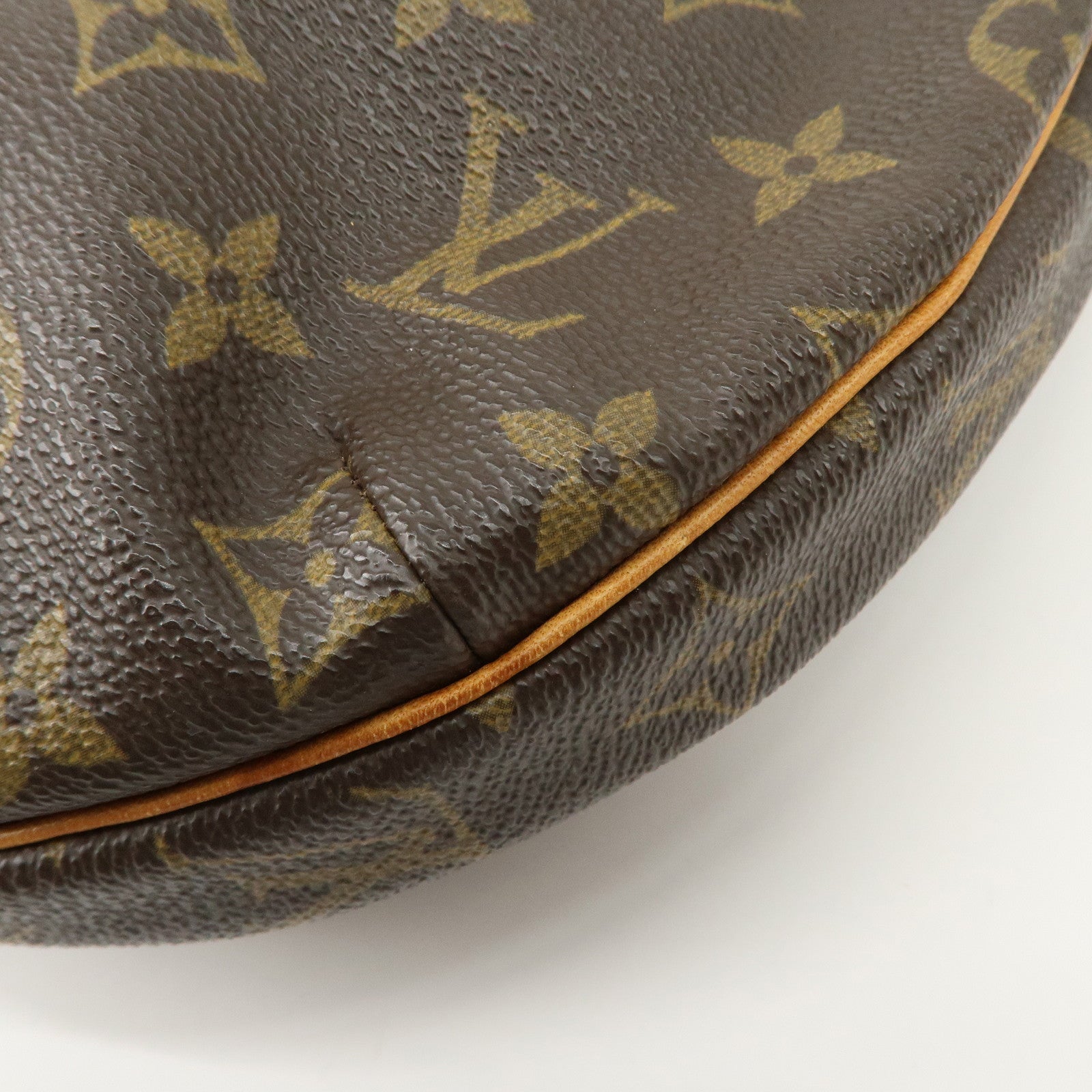 Louis Vuitton Monogram Croissant MM Shoulder Bag M51512
