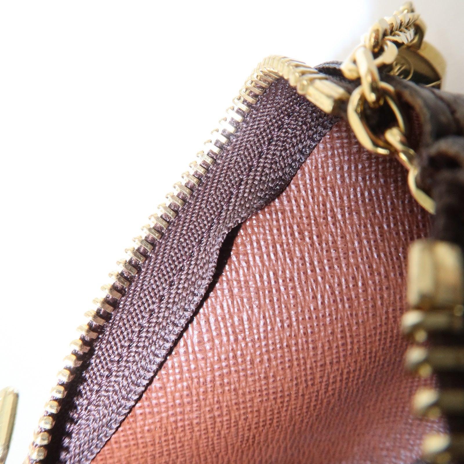 Louis Vuitton Monogram Pochette Cles Coin Case Key Case M62650