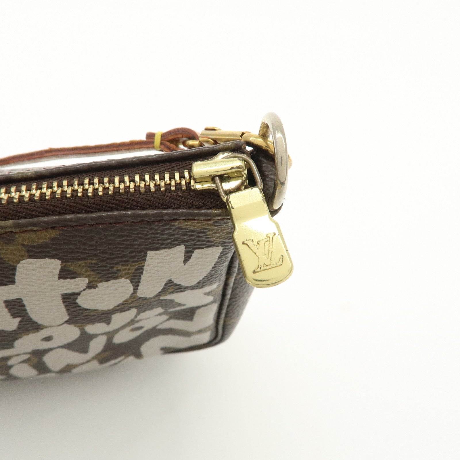 Louis Vuitton Monogram Graffiti Pochette Accessoires M92192 Used