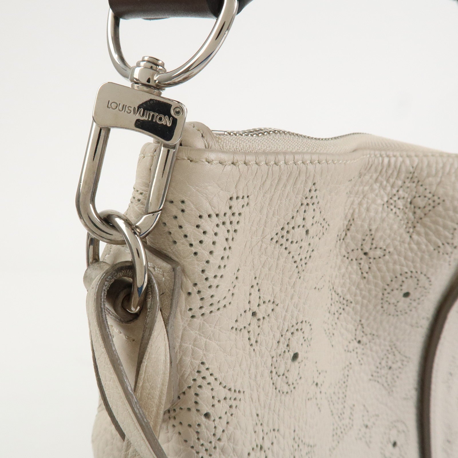 Louis Vuitton Monogram Mahina Selene PM Shoulder Bag Blanc M94275