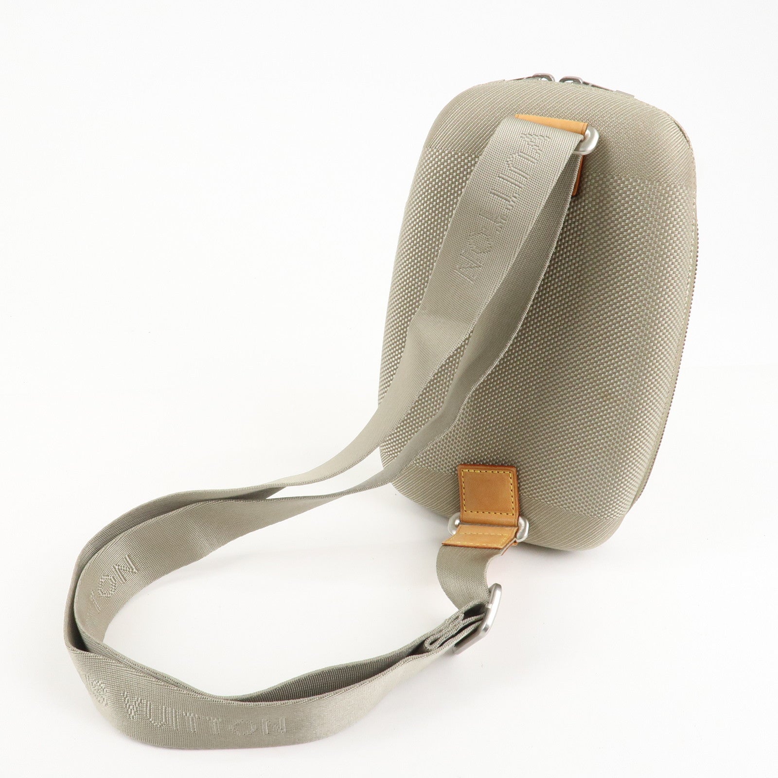 Louis Vuitton Damier Geant Mage Body Bag Silver HDW Terre M93500 Used