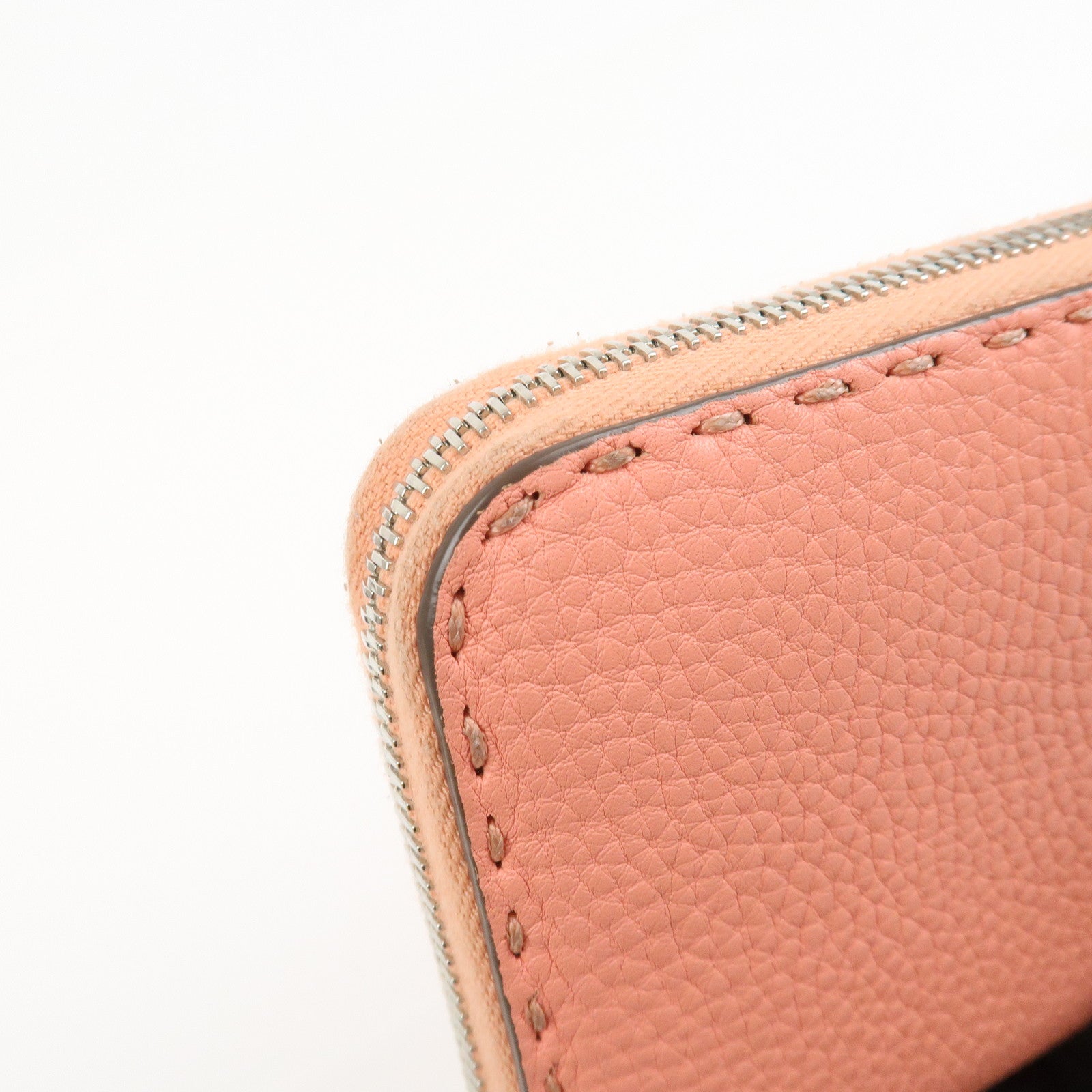 FENDI Leather Round Zippy Long Wallet Pink 8M0299