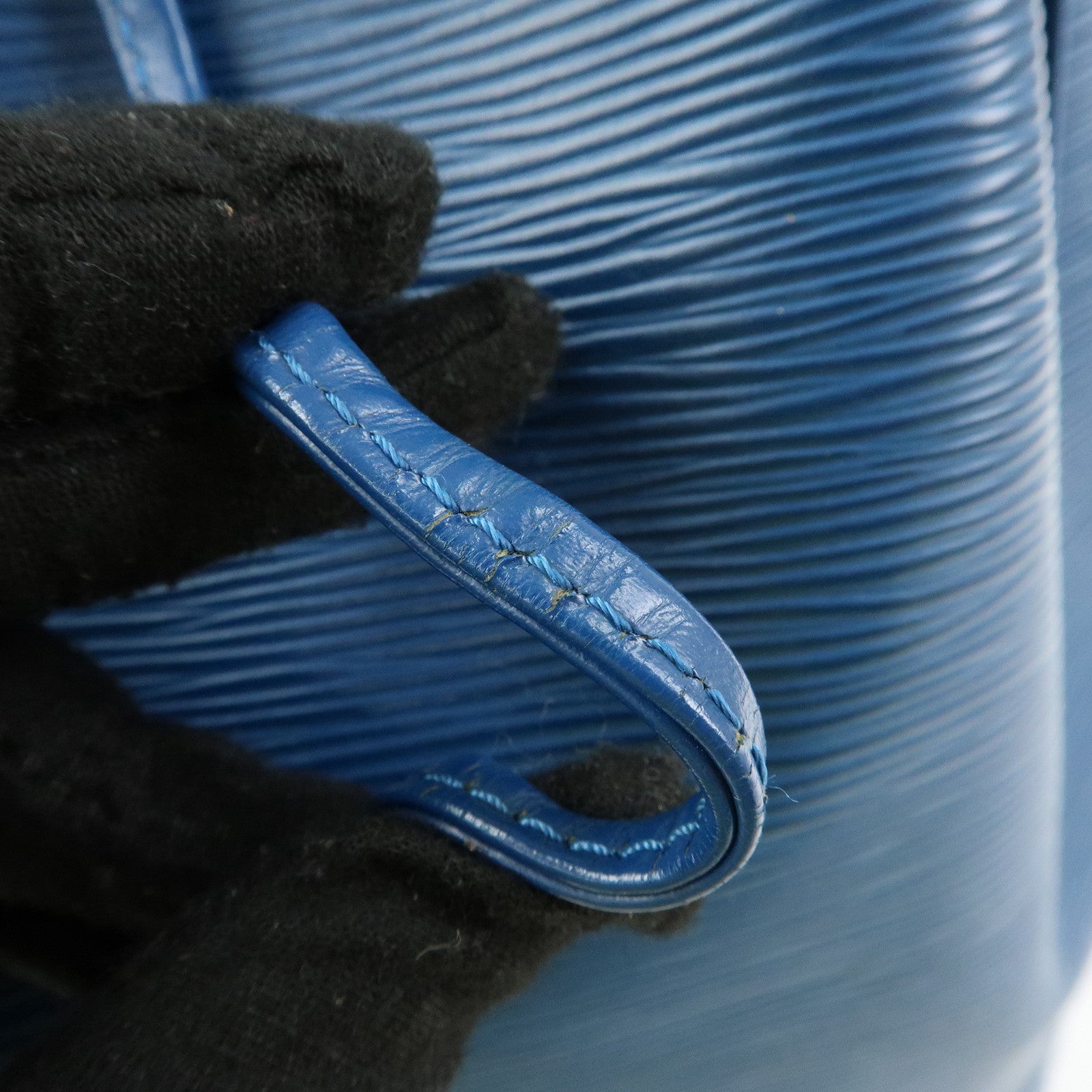 Louis Vuitton Epi Noe Leather Shoulder Bag Toledo Blue M44005