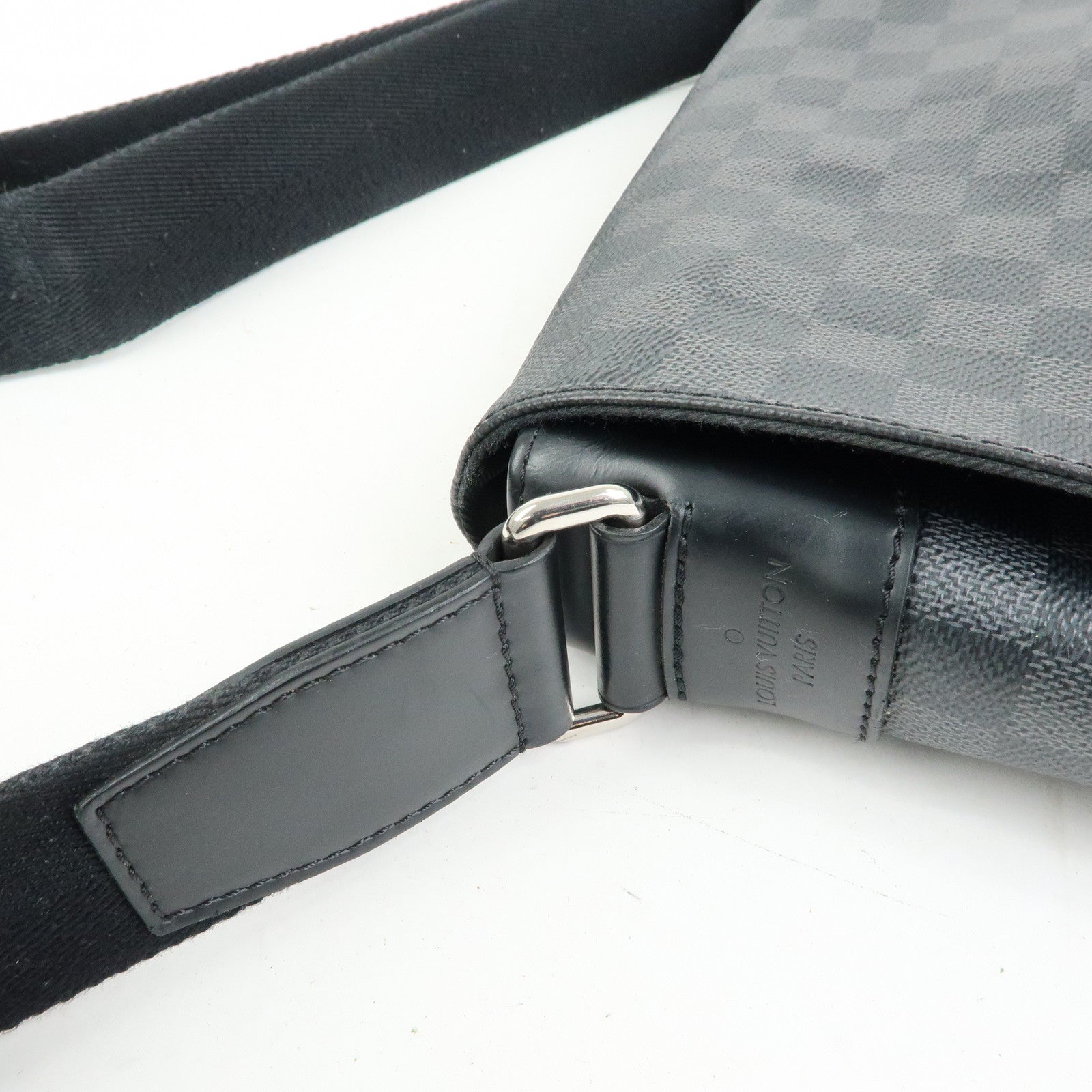 Louis Vuitton Damier Graphite District PM NM Crossbody Bag N41028