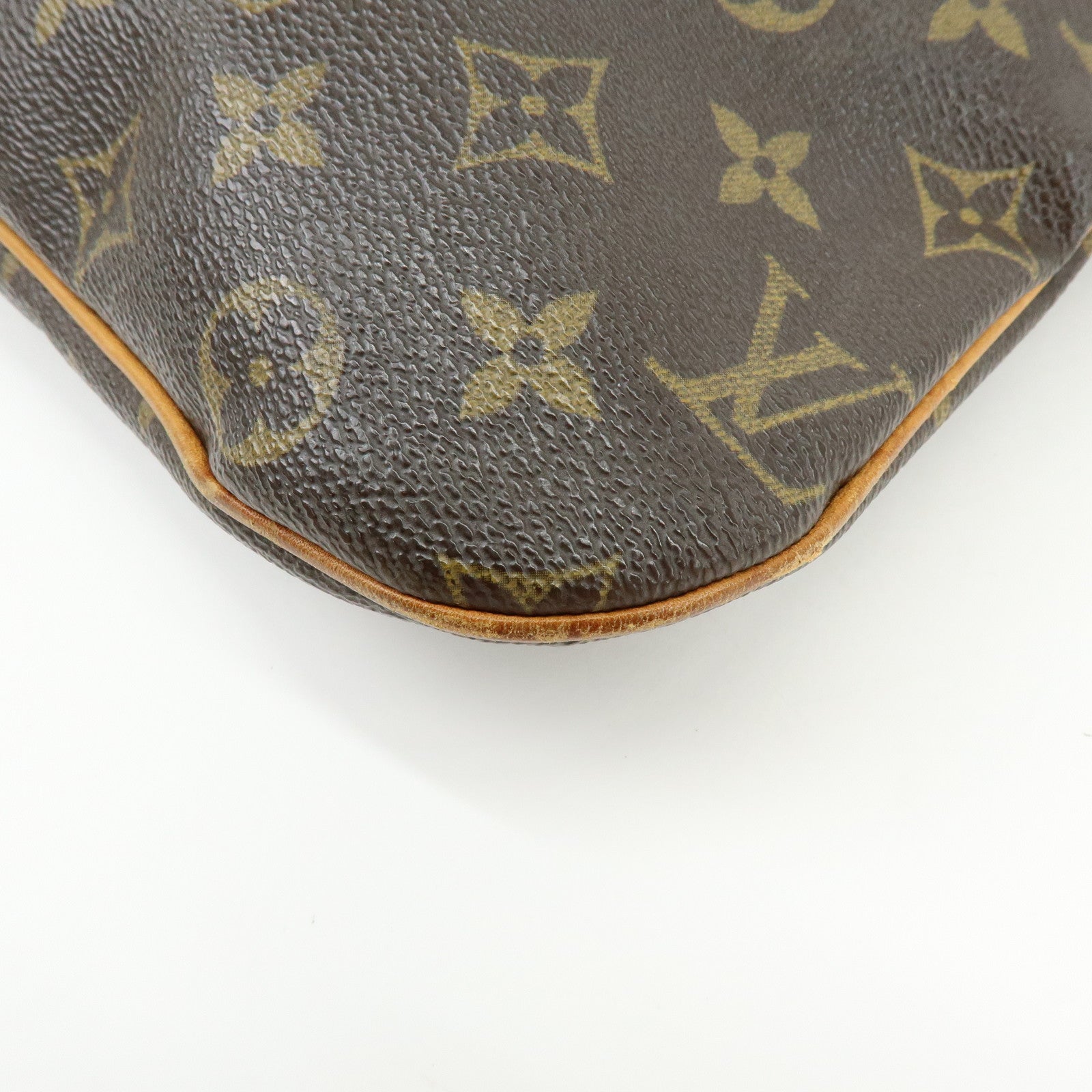 Louis Vuitton Monogram Pochette Bosphore Shoulder Bag M40044