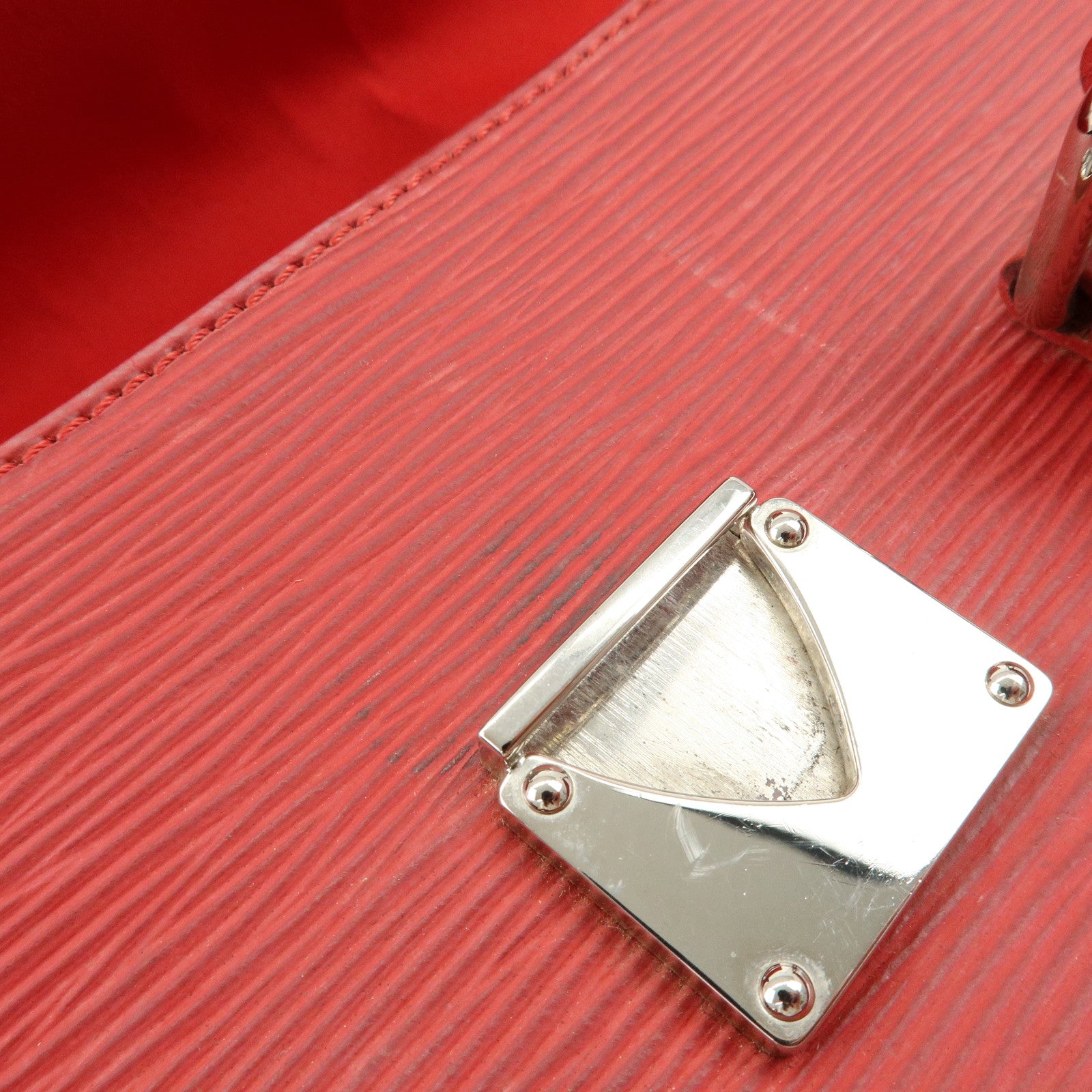 Louis Vuitton Epi Leather Segur PM Hand Bag Rouge M5882E