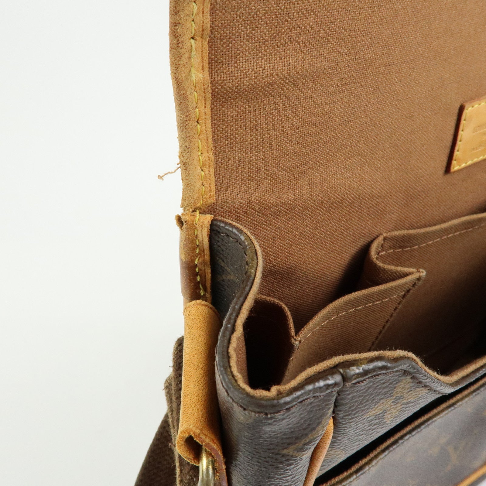 Louis Vuitton Monogram Messenger Bosphore PM Shoulder Bag M40106
