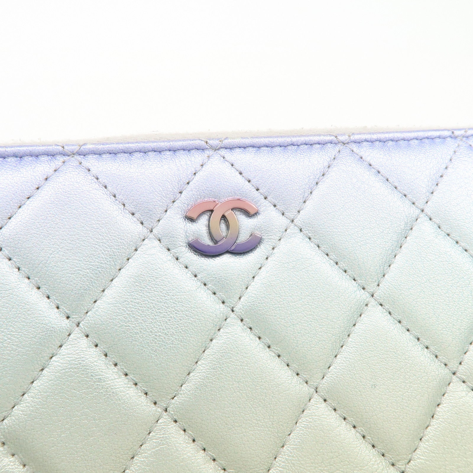 CHANEL COCO Mark Matelasse Leather Round Zippy Wallet Multicolor