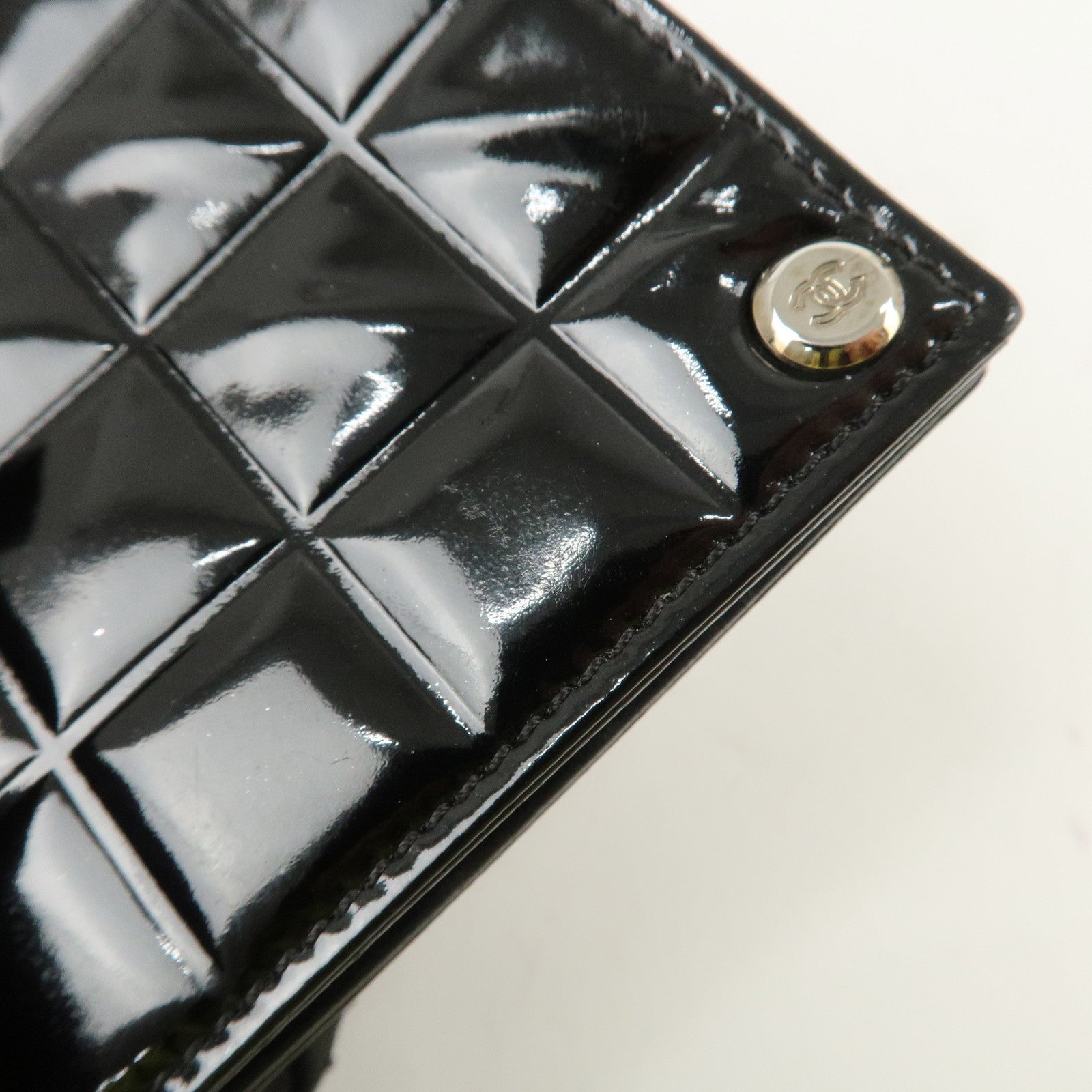 CHANEL Chocolate Bar Patent Leather Card Case Black Used