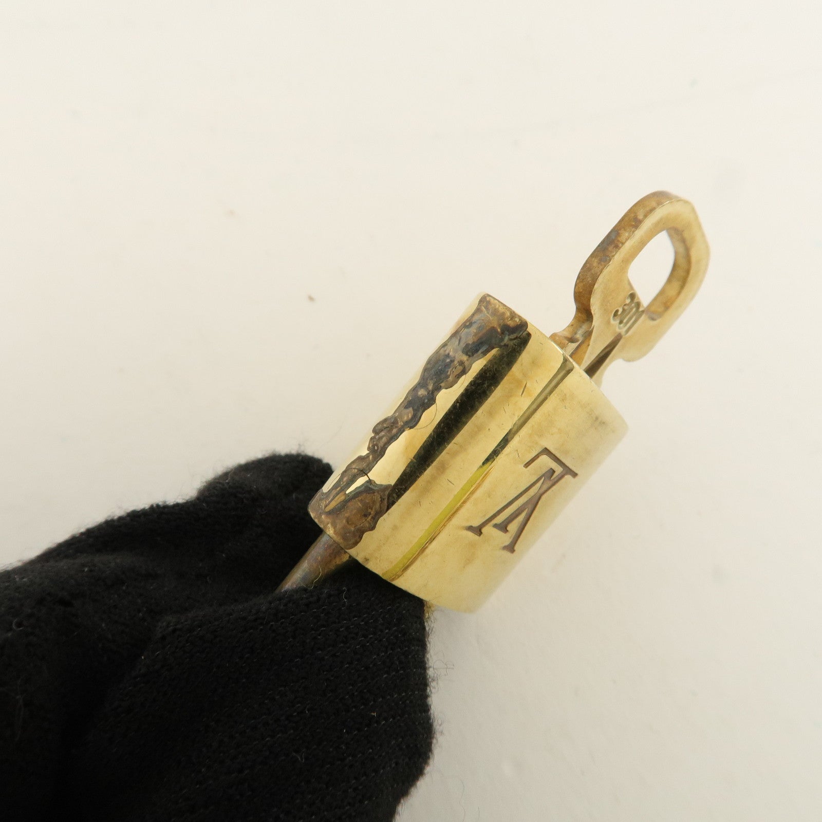 Louis Vuitton Set of 10 Lock & Key Cadena Key Lock Metal Gold Used