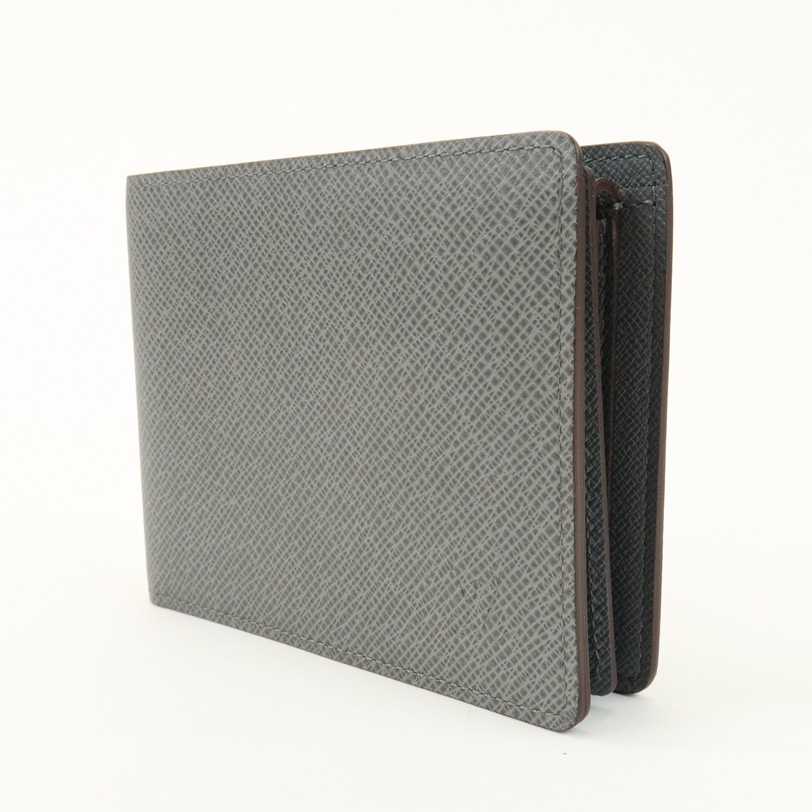 Louis Vuitton Taiga Portefeuille Florin Wallet Glacier Gray M32650
