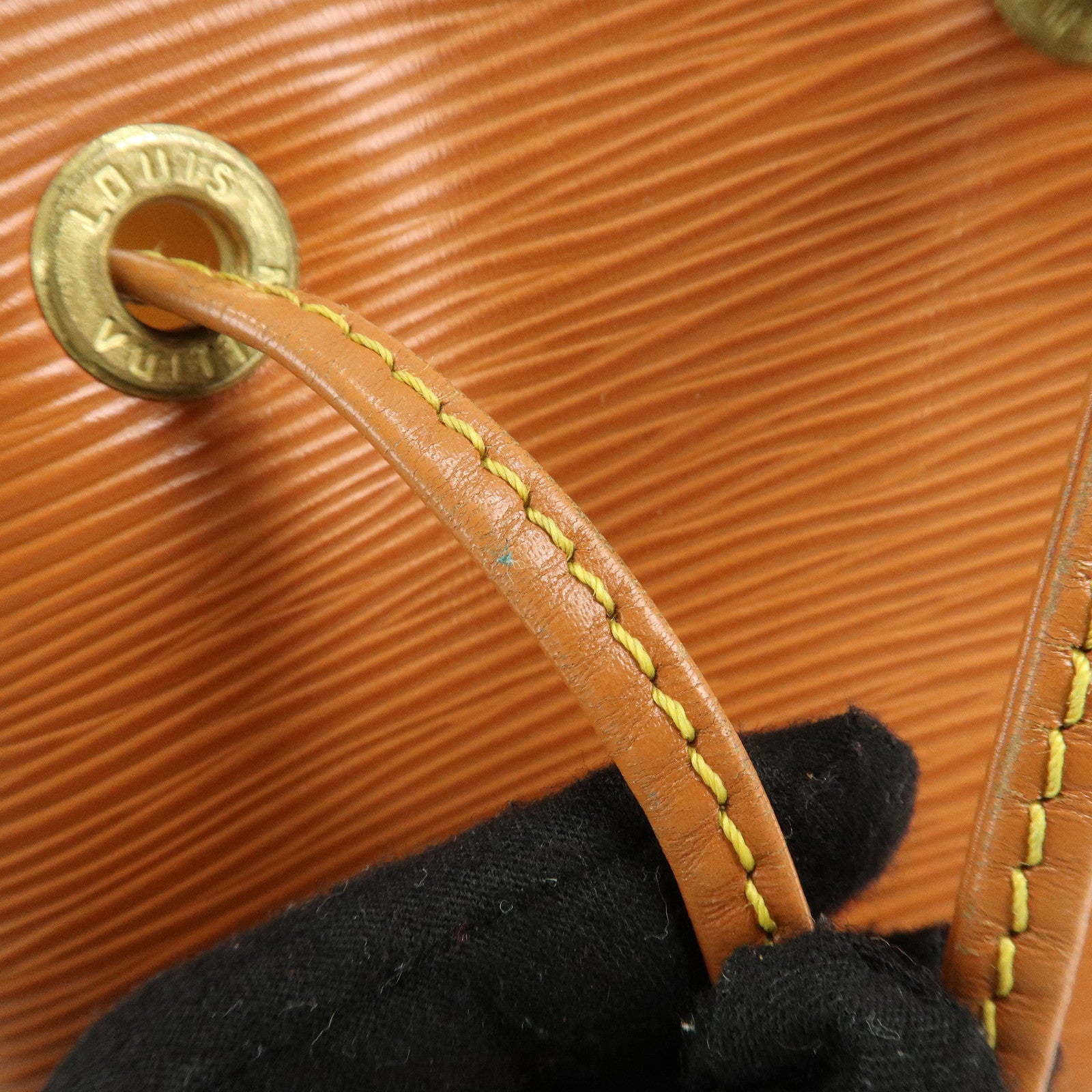 Louis Vuitton Epi Petit Noe Shoulder Bag Zipang Gold M44108 Used